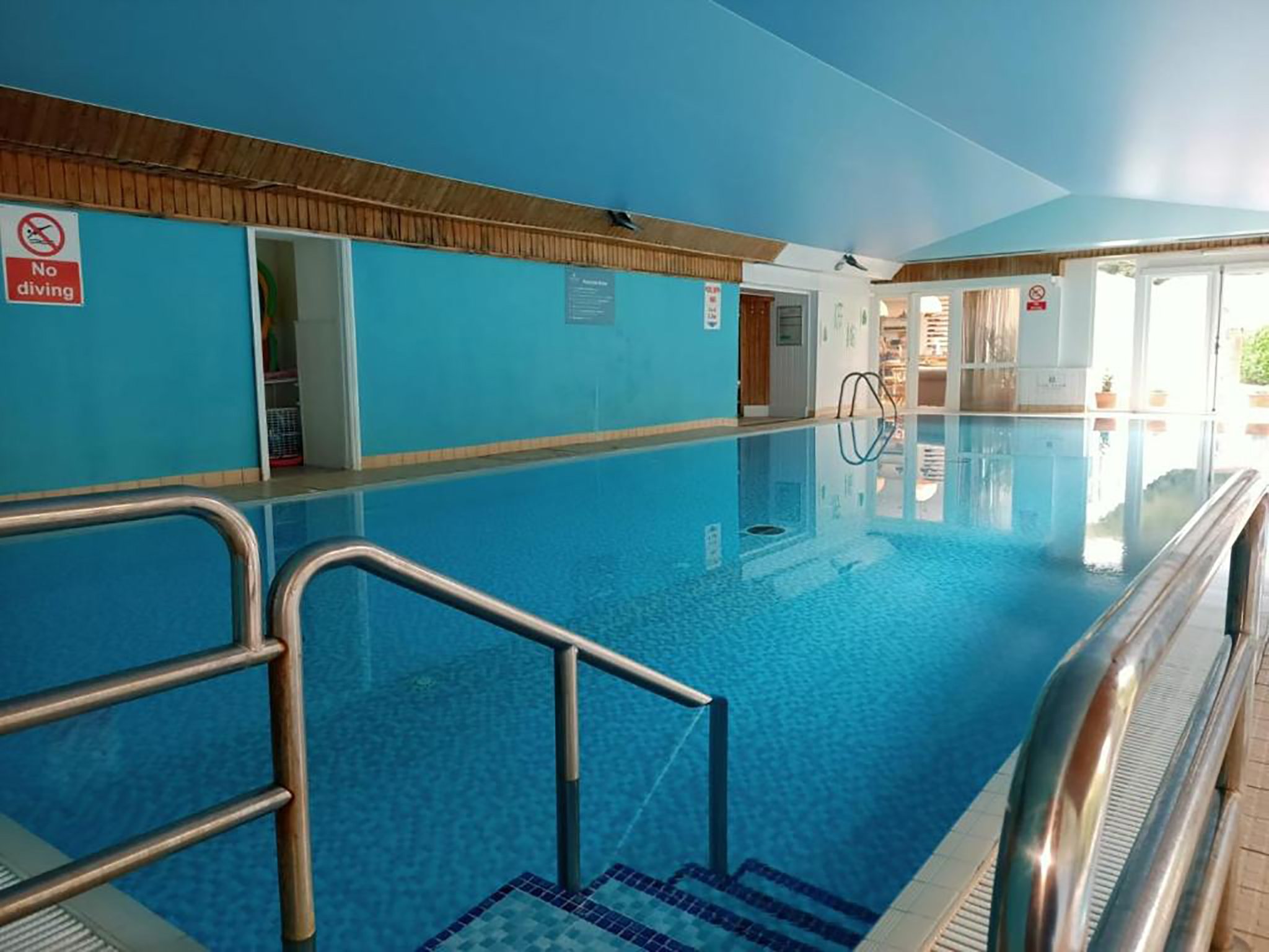 Leisure_Club_Indoor_Pool3_S