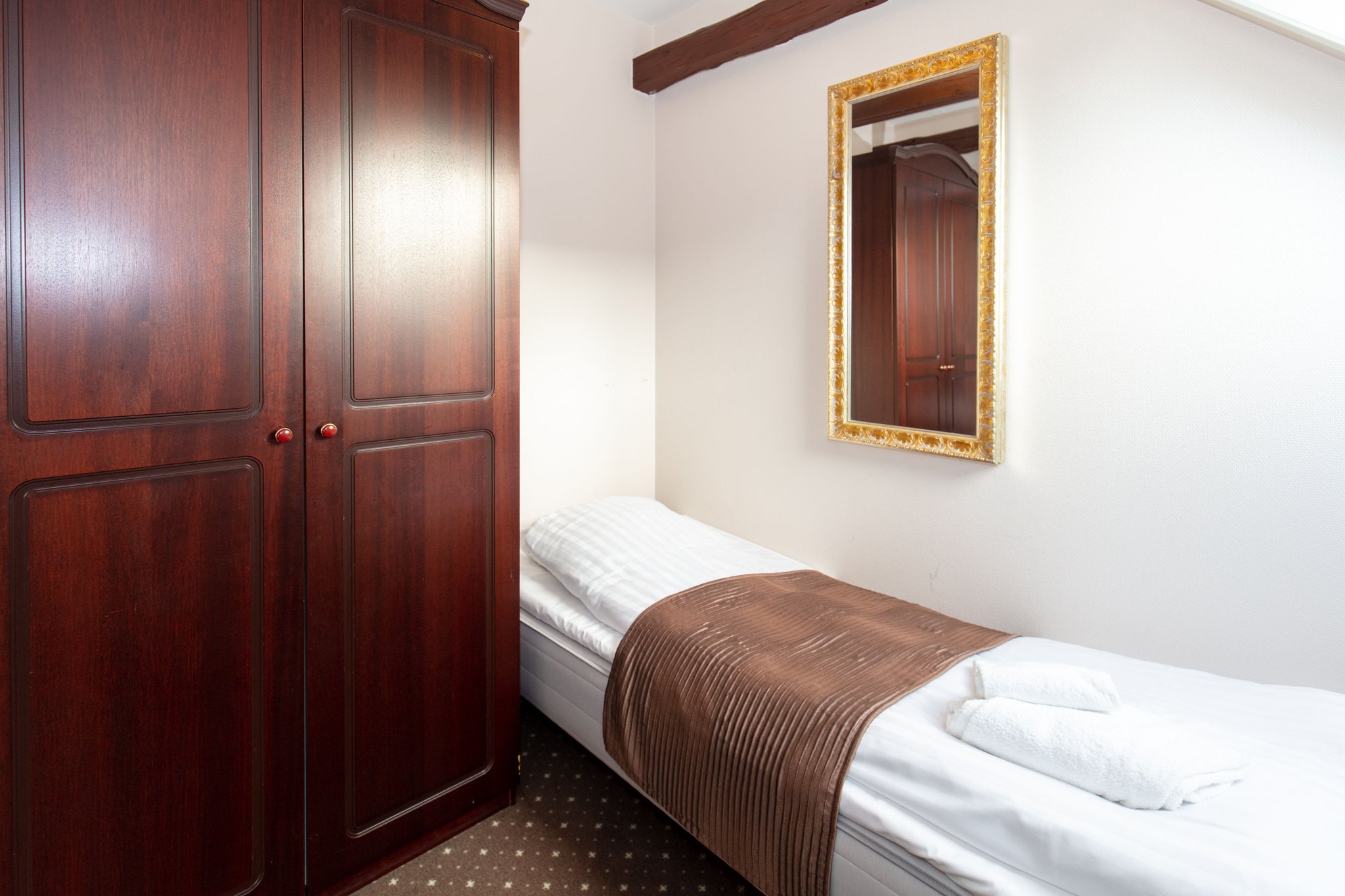 18600_triple-rooms-foldens-hotel-first-partner-collection_S