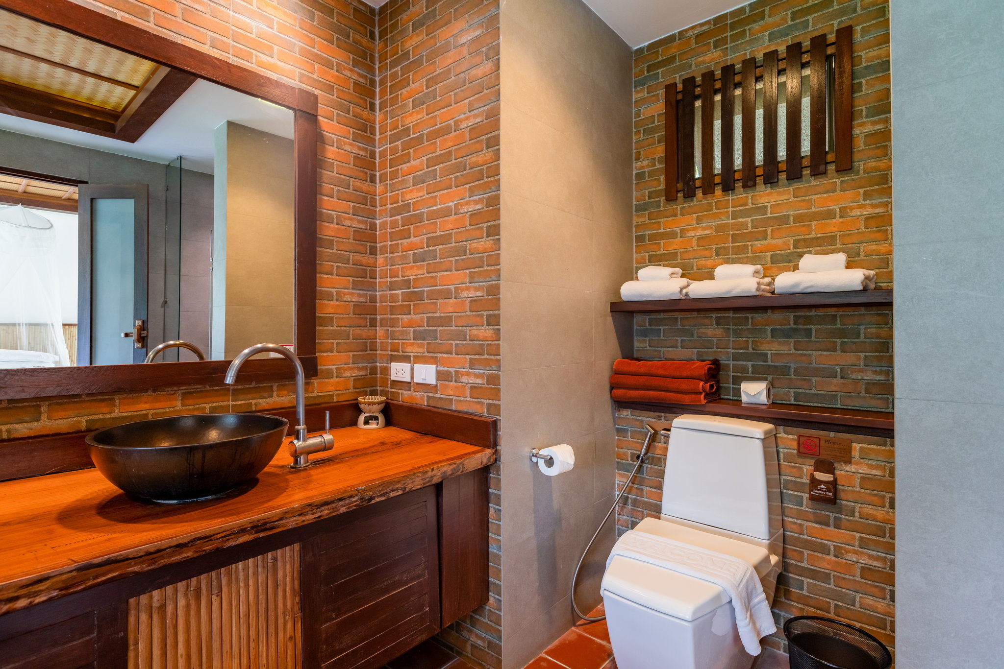 Triplet_Premier_Bathroom_Amenities_S