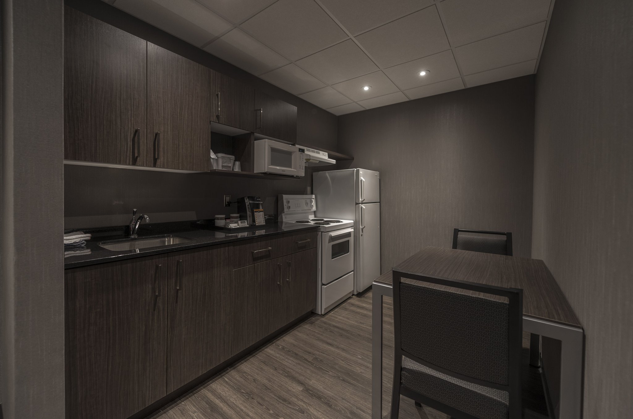 Long-Stay_Suite_Kitchen_S