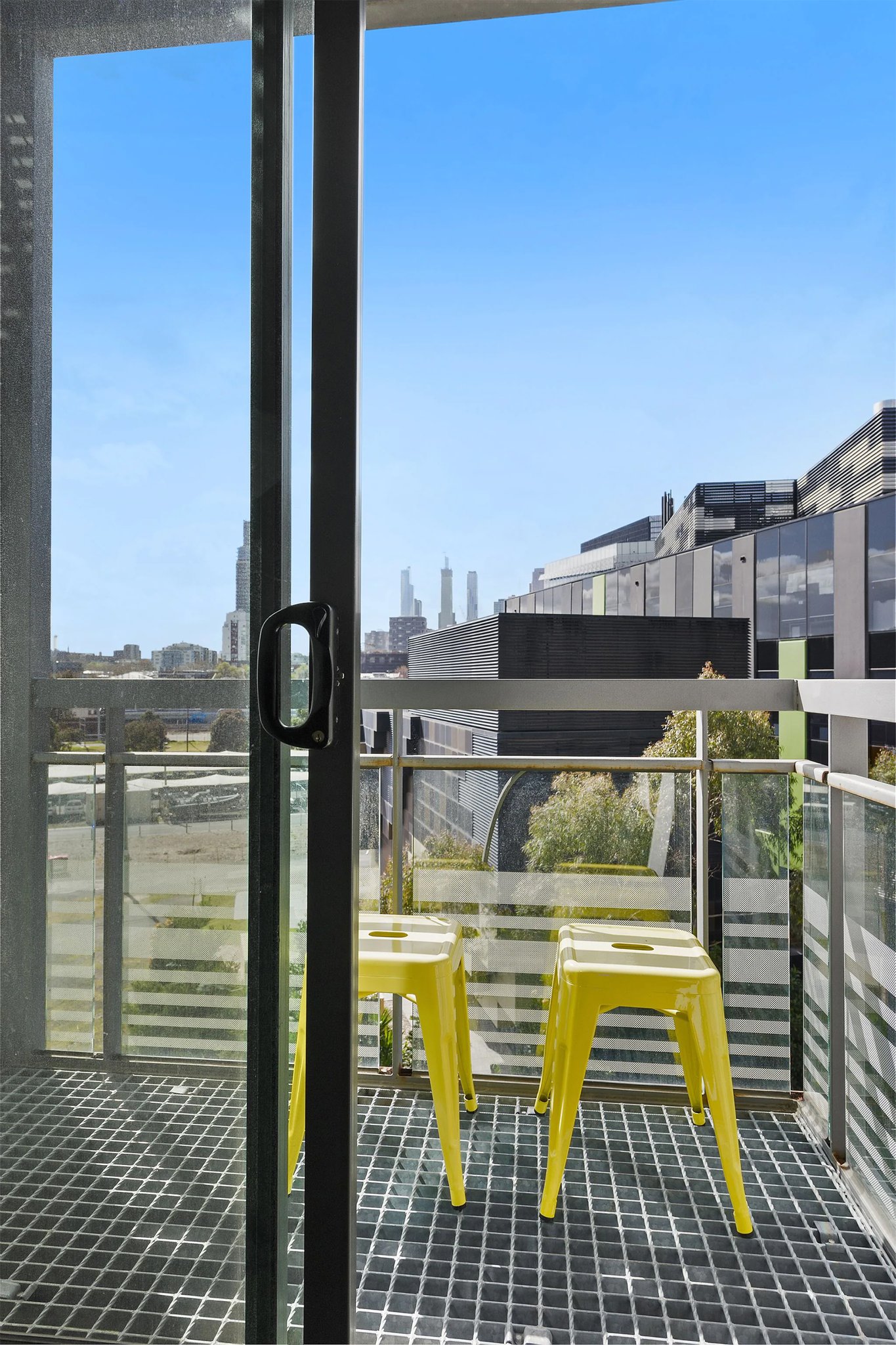 Soho_One-Bedroom_Apartment_Balcony_S