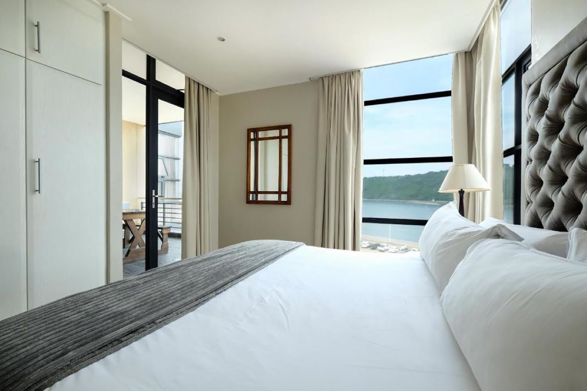 Deluxe_Harbour_View_Two_Bedroom_with_Balcony5_S