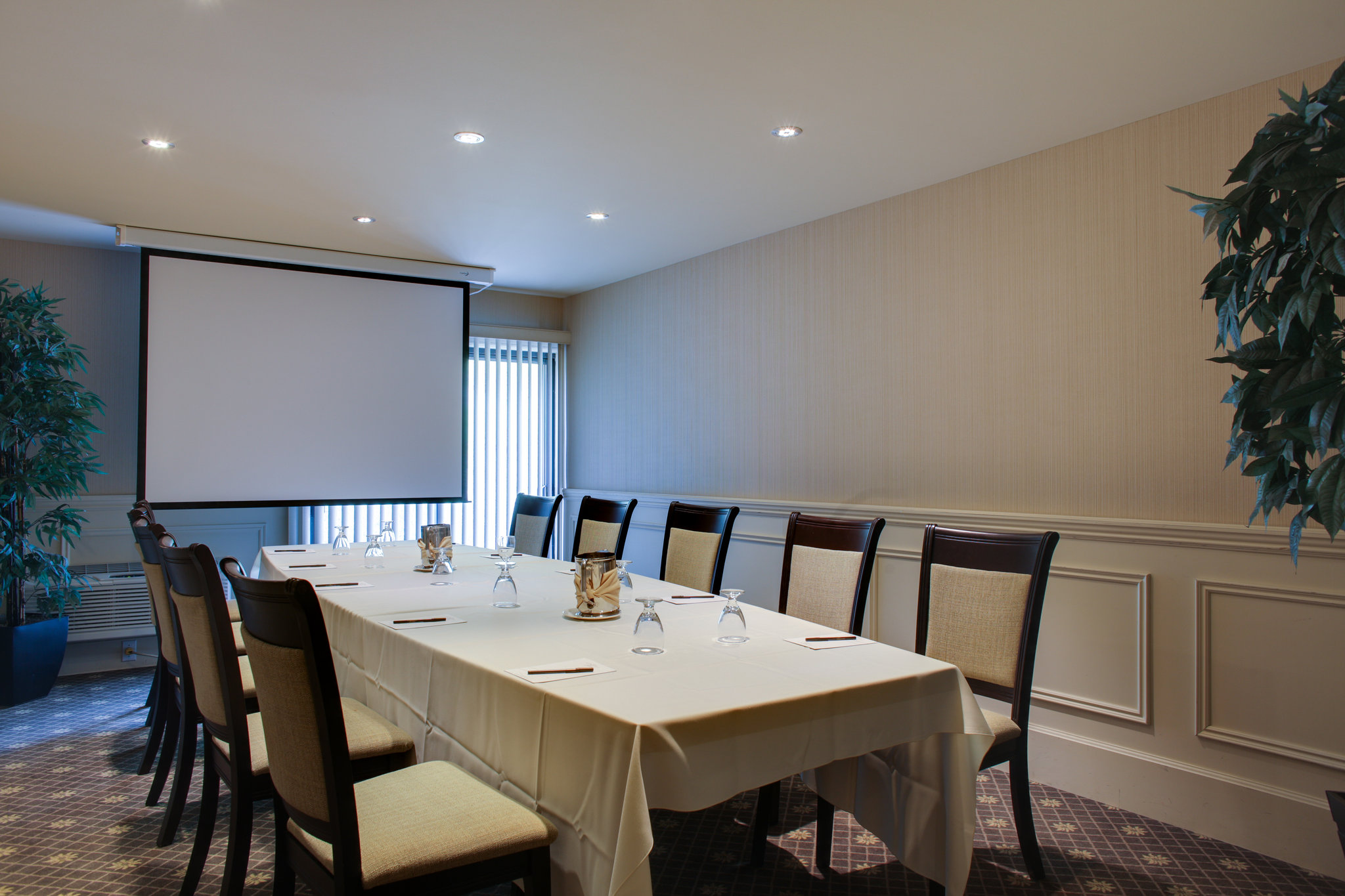 Salle_Montcalm_Meeting_Room_S