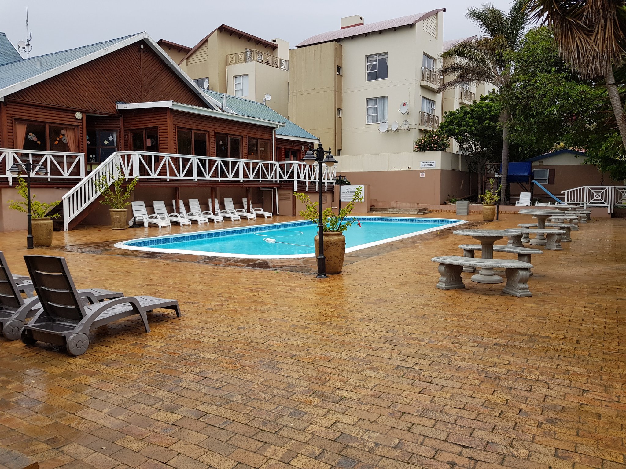 Outdoor_Swimming_Pool_View_from_B_Block_S