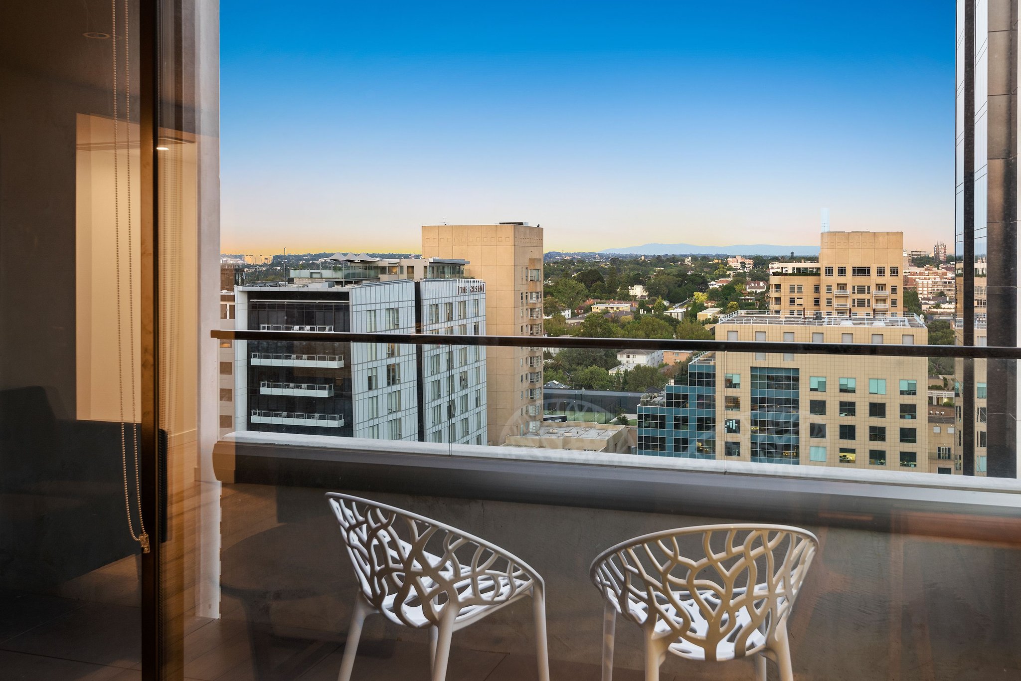 Three_Bedroom_Deluxe_Apartment_Balcony2_S