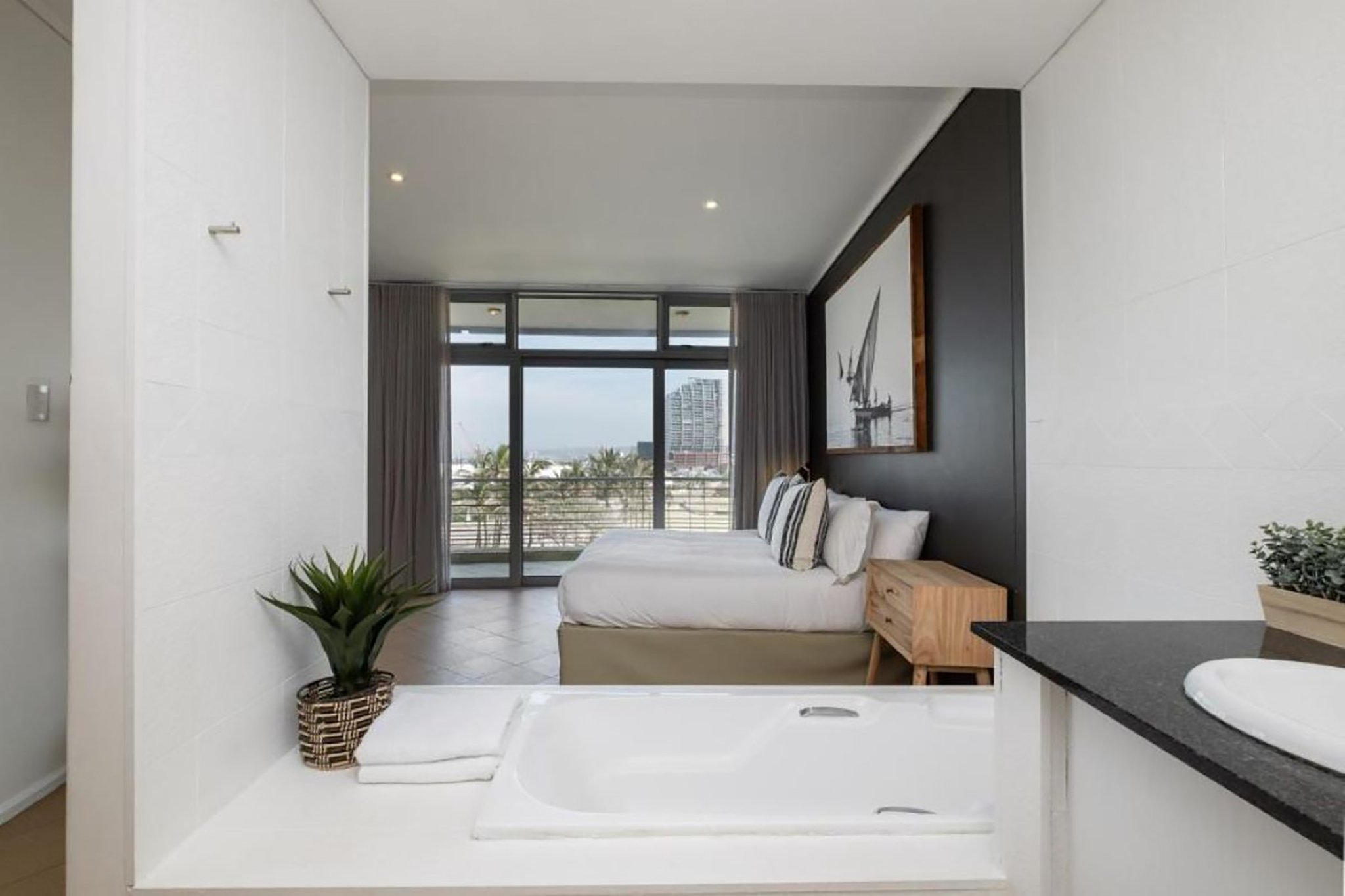 Comfort_Canal_View_Three_Bedroom_with_Balcony4_S