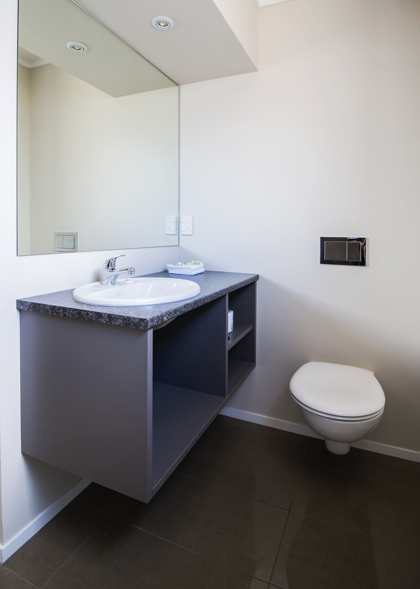 Studio_Suite_Bathroom_S