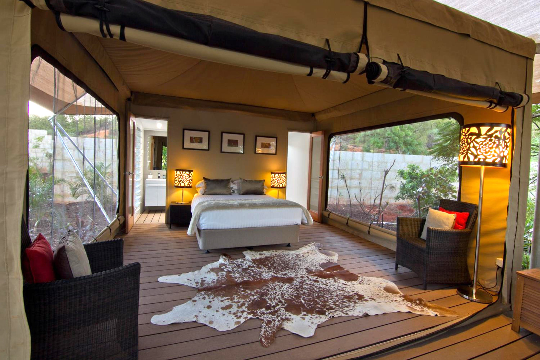 Luxury_Safari_Queen_Tent_with_Fan3_S