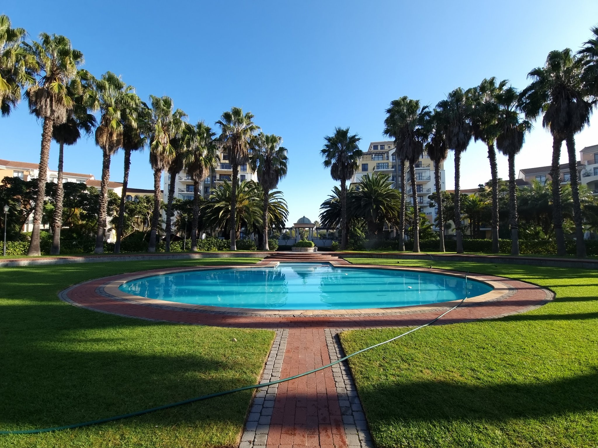 Island_Club_Outdoor_Pool_S