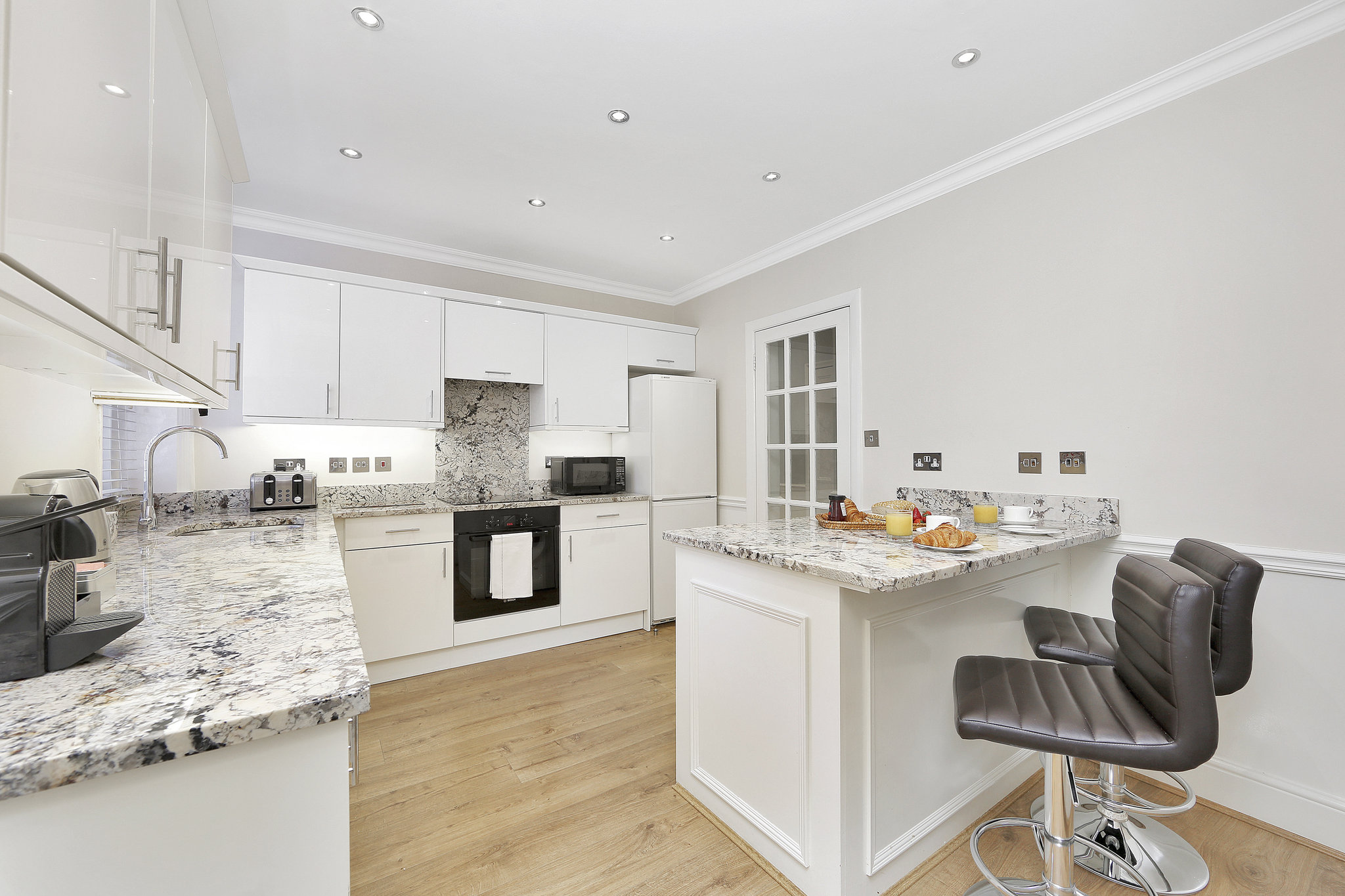 Hightgrove_Suite_Kitchen_S