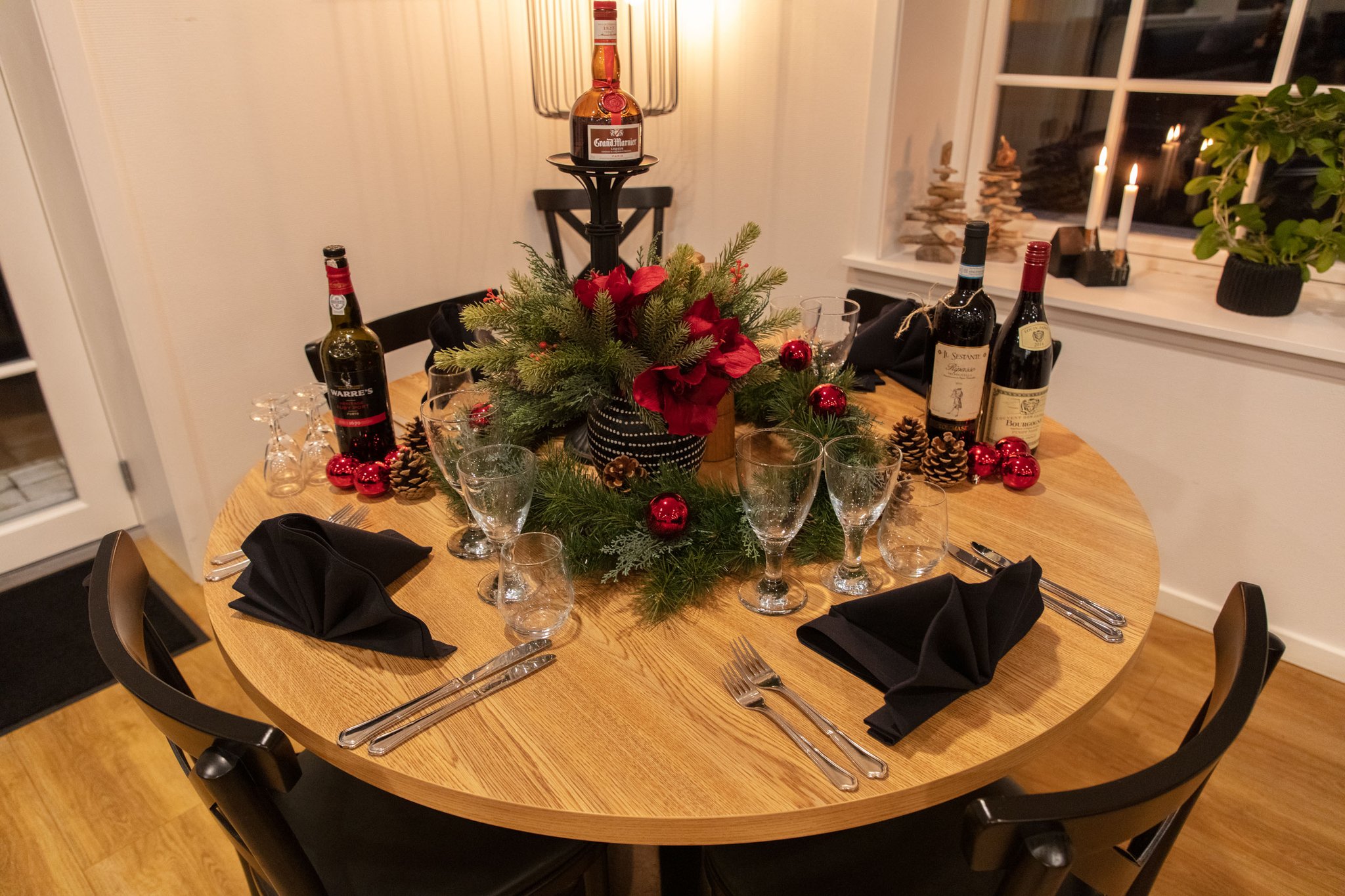 18932_christmas-decorate-brasserie-skagen-hotel-first-par_S