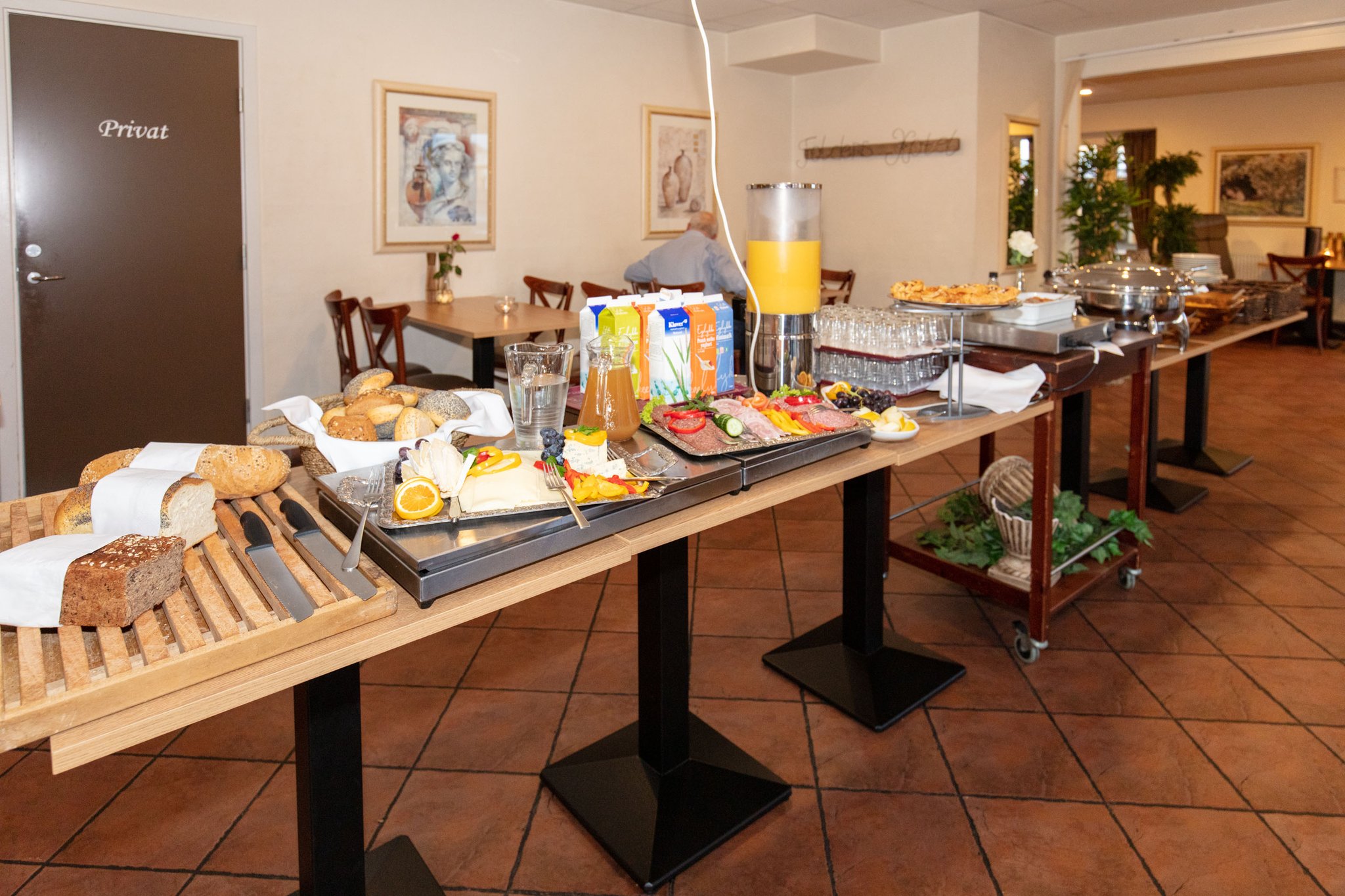 18514_breakfast-buffet-foldens-hotel-first-partner-collec_S