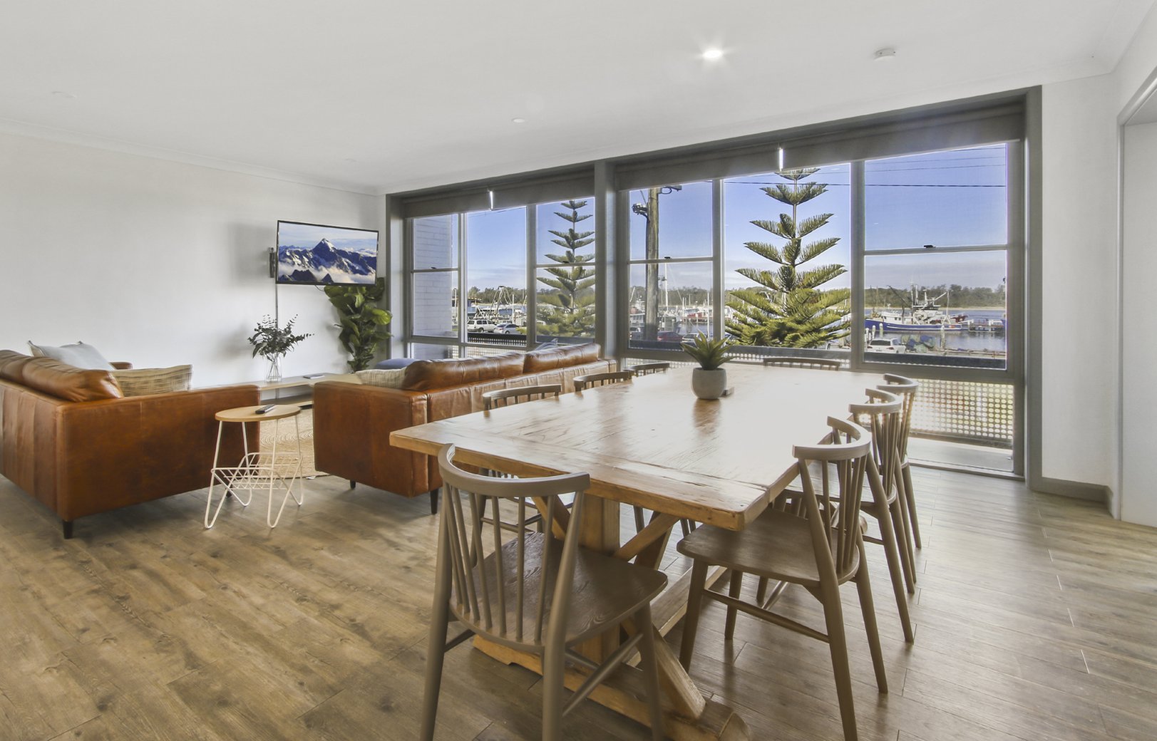 3_Bedroom_Waterview_Apartment_Dining_Area_S