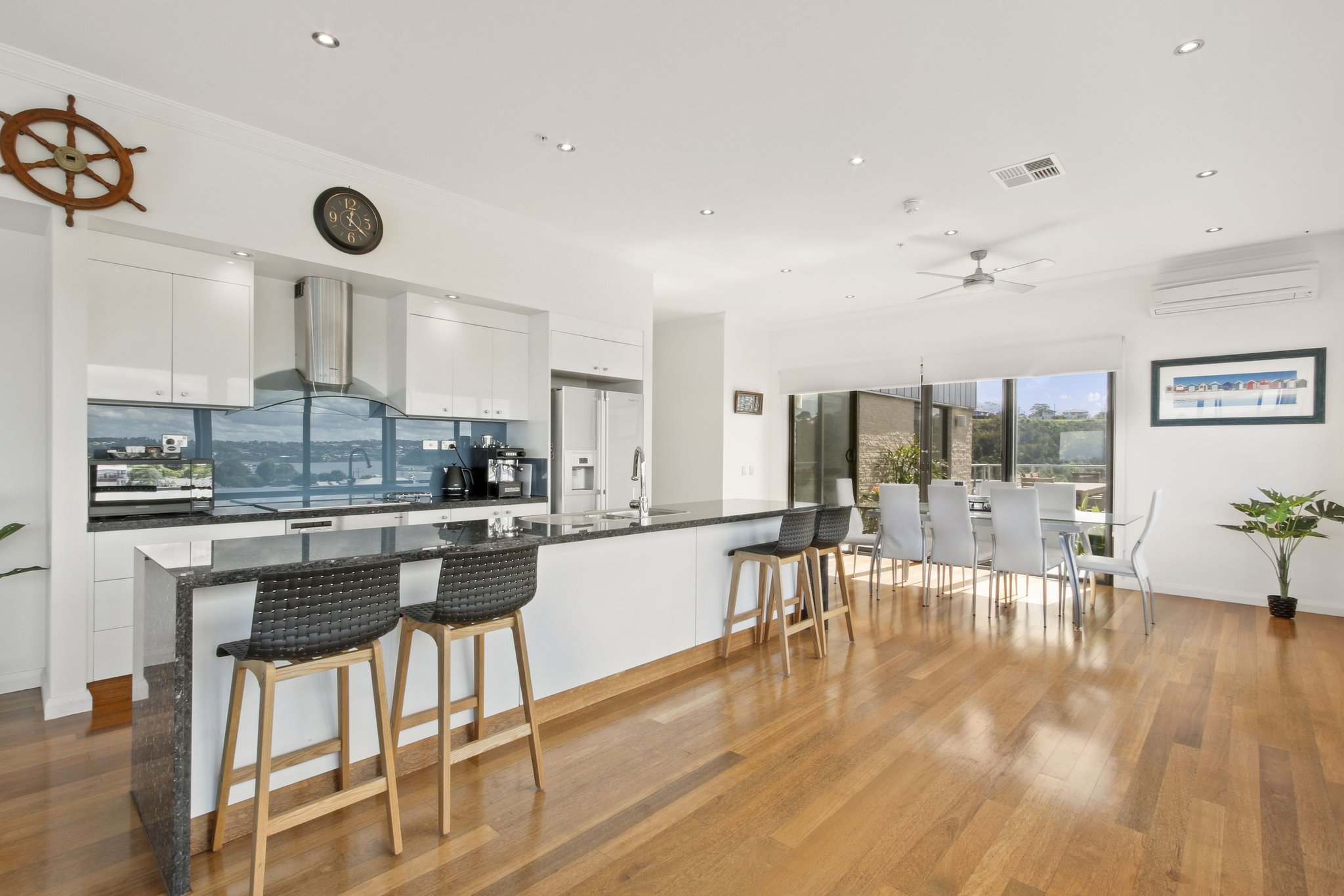 Four_Bedroom_Penthouse_kitchen_S