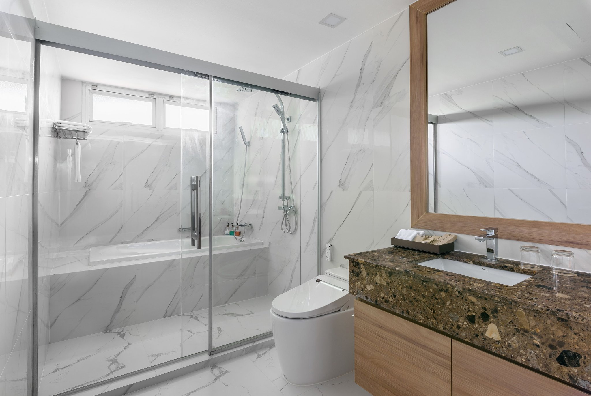 Premier_Suite_Bathroom_S