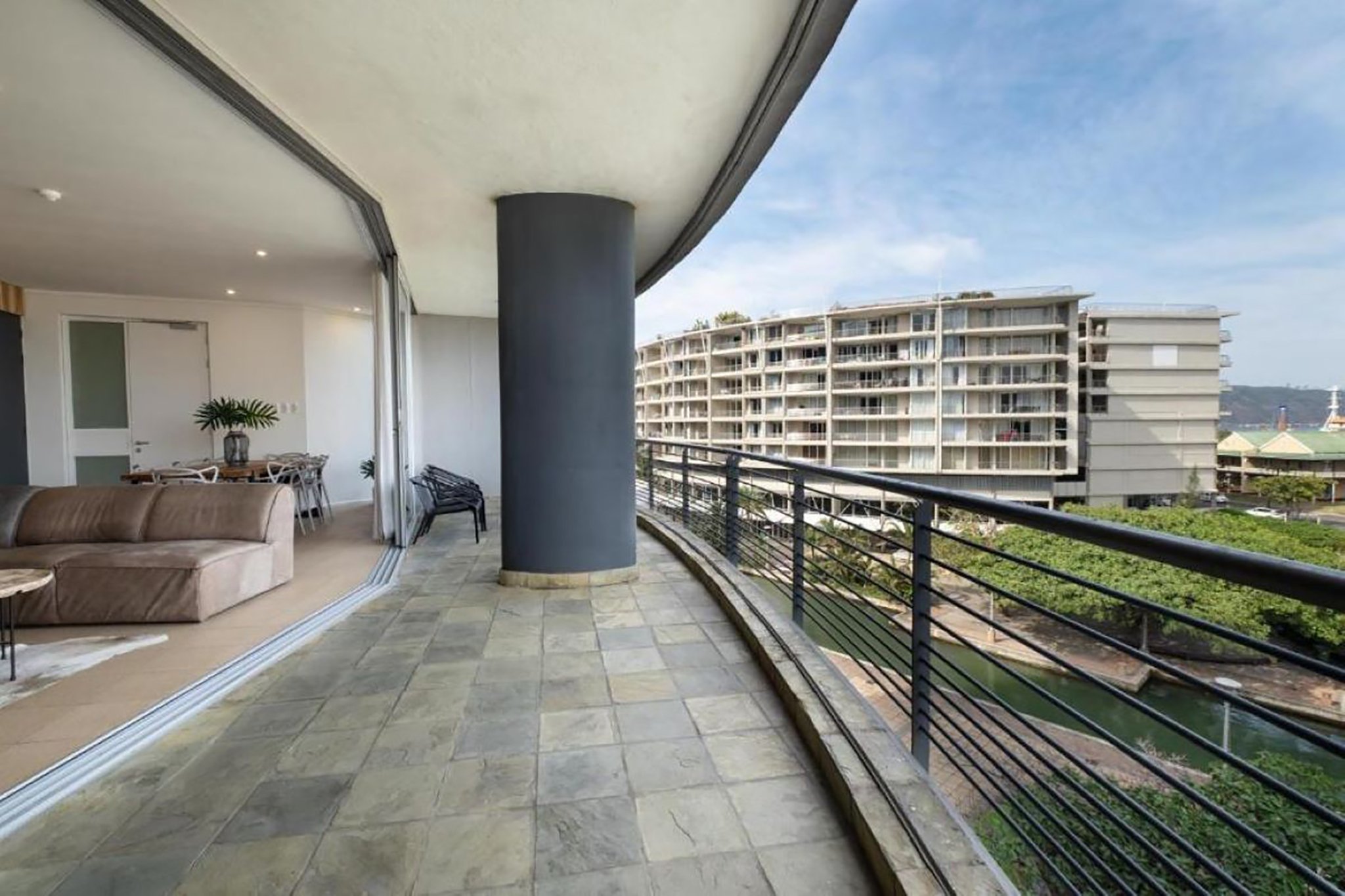 Comfort_Canal_View_Three_Bedroom_with_Balcony_S