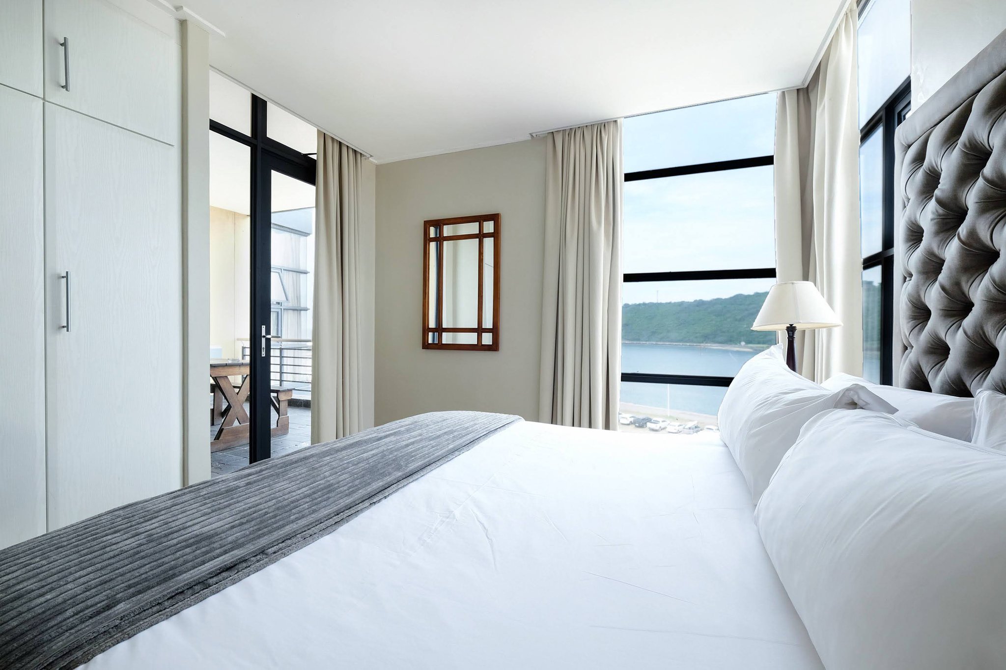 Deluxe_Harbour_View_Two_Bedroom_Apartment_with_Balcony_S