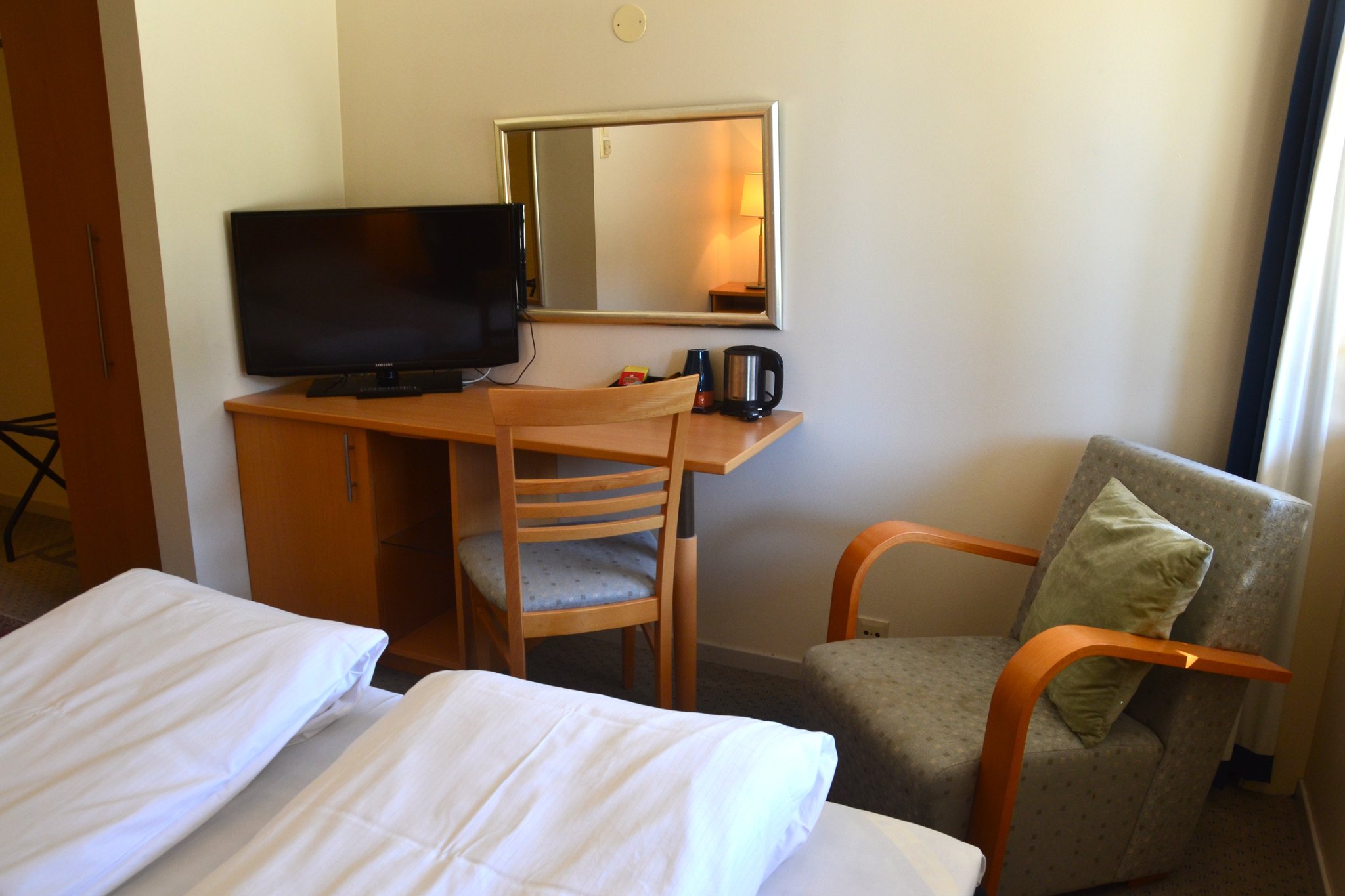 19017_economy-double-room-utsikten-hotell-first-partner-c_S