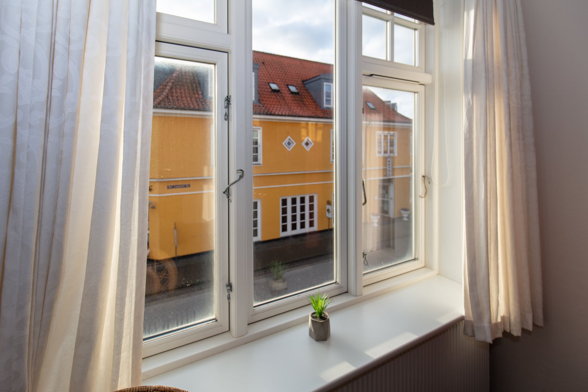 18666_window-view-comfort-double-rooms-foldens-hotel-firs_S