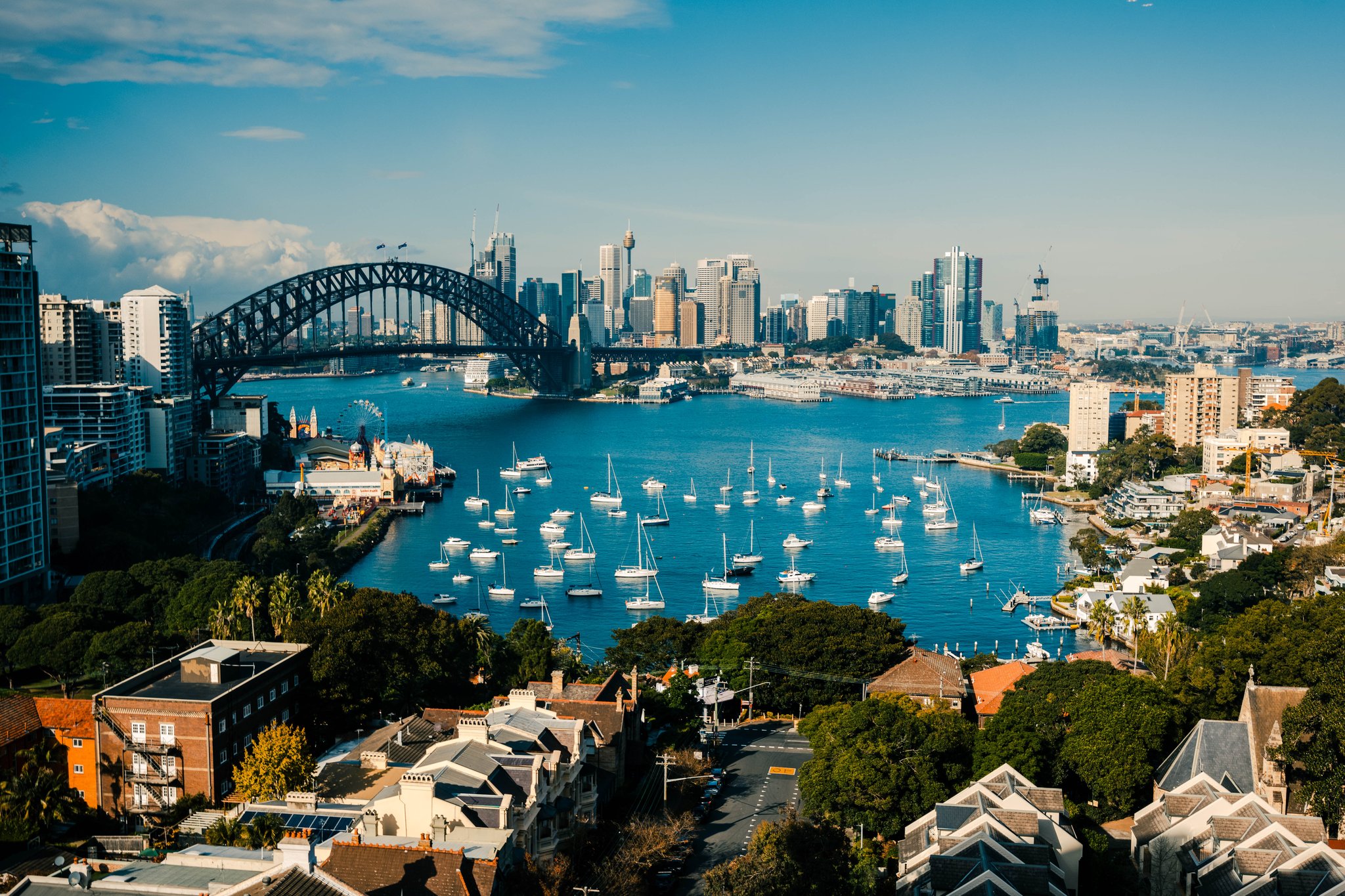 Daytime_View_of_Sydney_Harbour_S