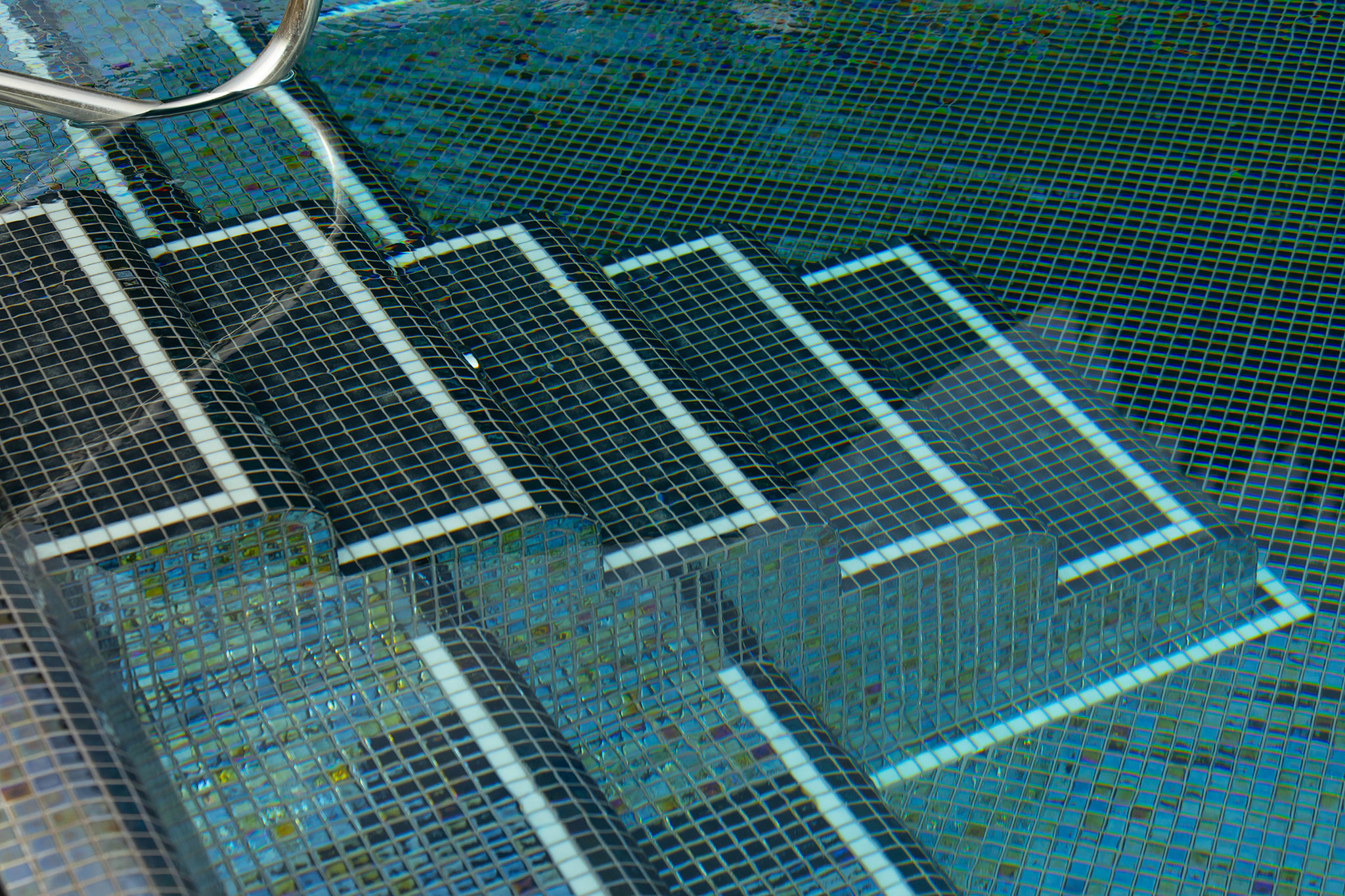 Outdoor_Pool_Stairs_S