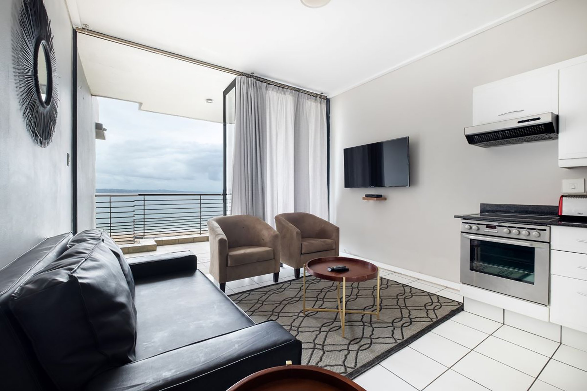 Deluxe_Seaview_One_Bedroom_Apartment_with_Balcony4_S