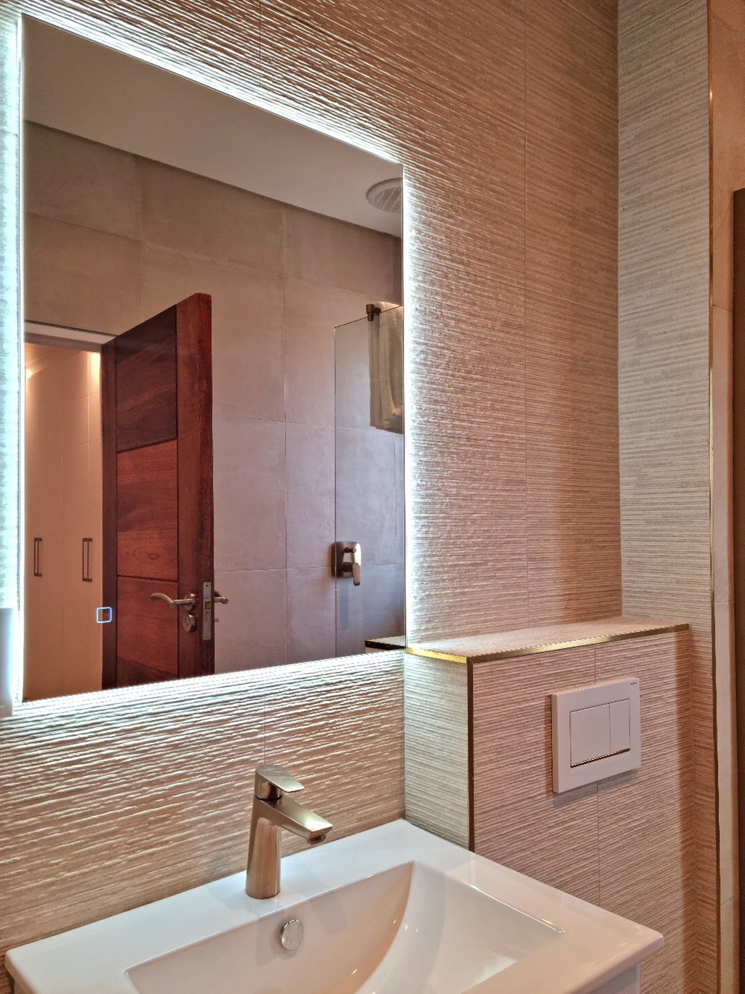 Island_Club_Three_Bedroom_Penthouse_Bathroom_S