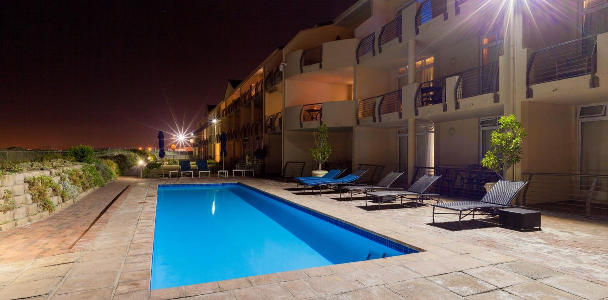 Outdoor_Pool_Night_S