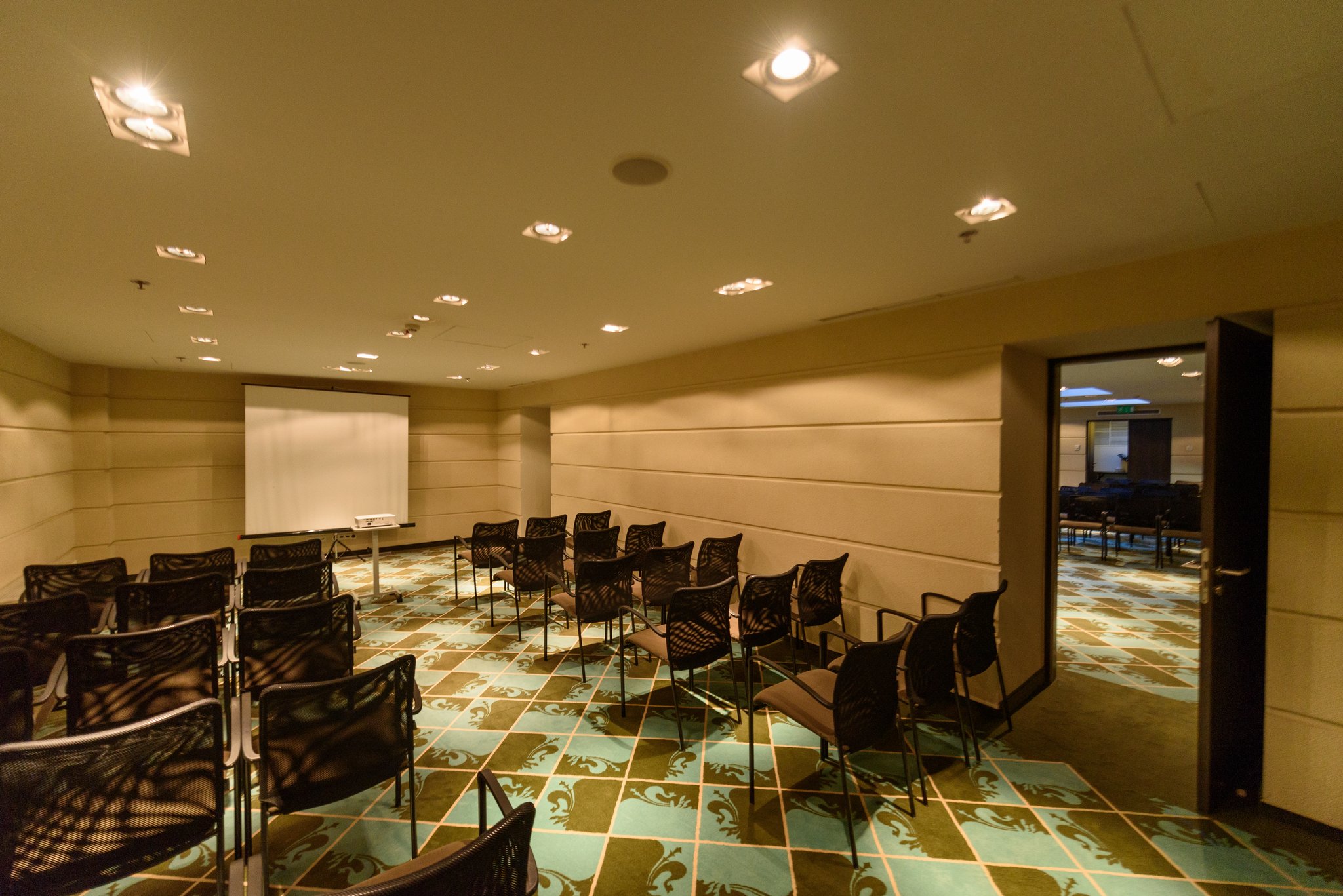 Theatre_Meeting_Room2_S