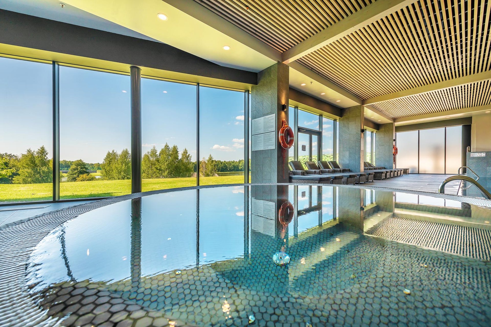 Aqua_Pool_The_V_SPA___Wellness_center_(1)_S