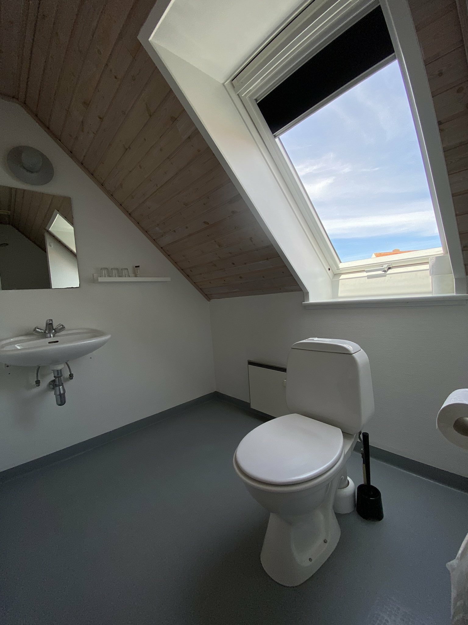 19127_bathroom-triple-rooms-skagen-motel-first-partner-co_S