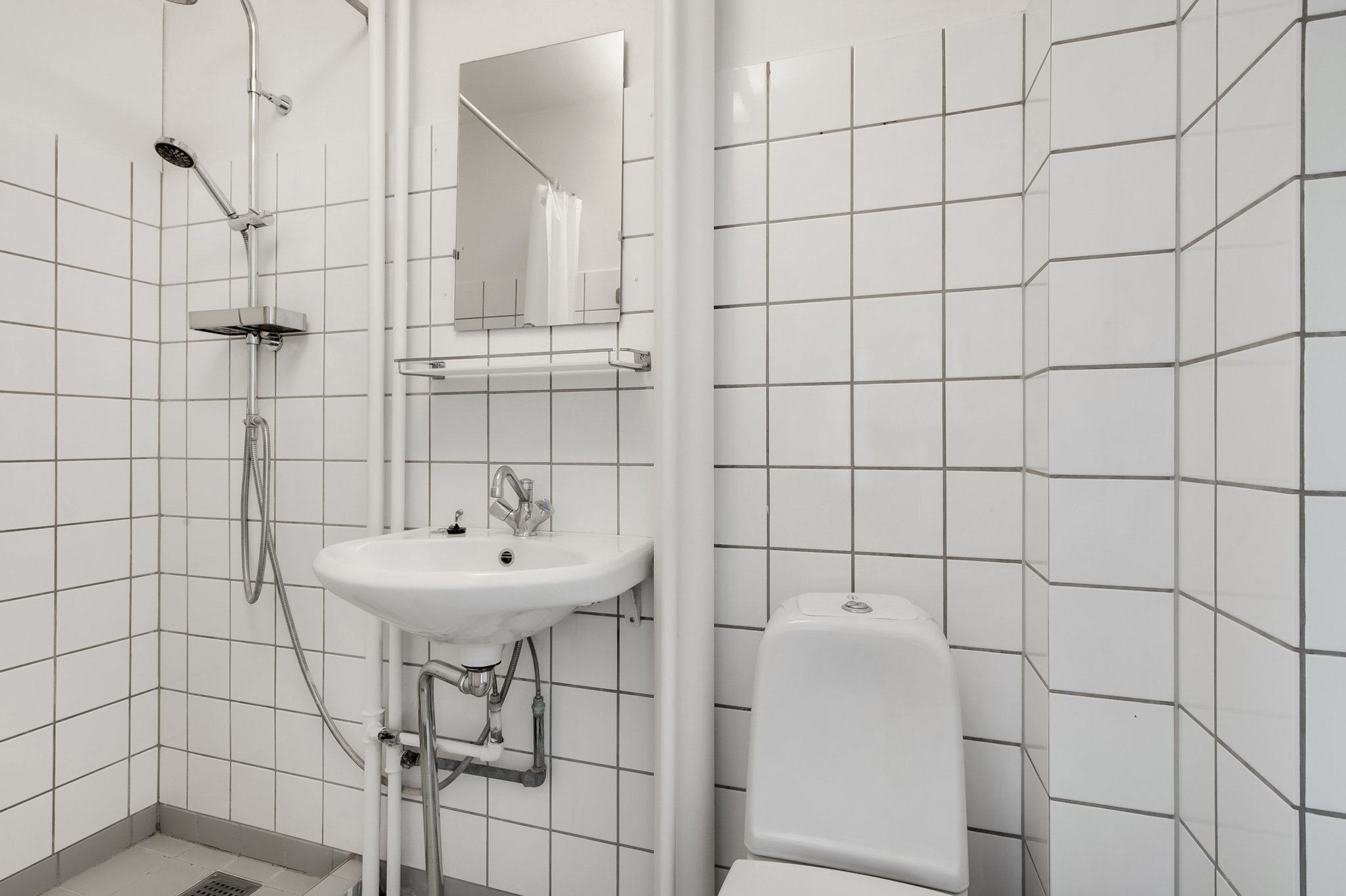 19784_bathroom-three-room-apartment-christianshavn-voldga_S