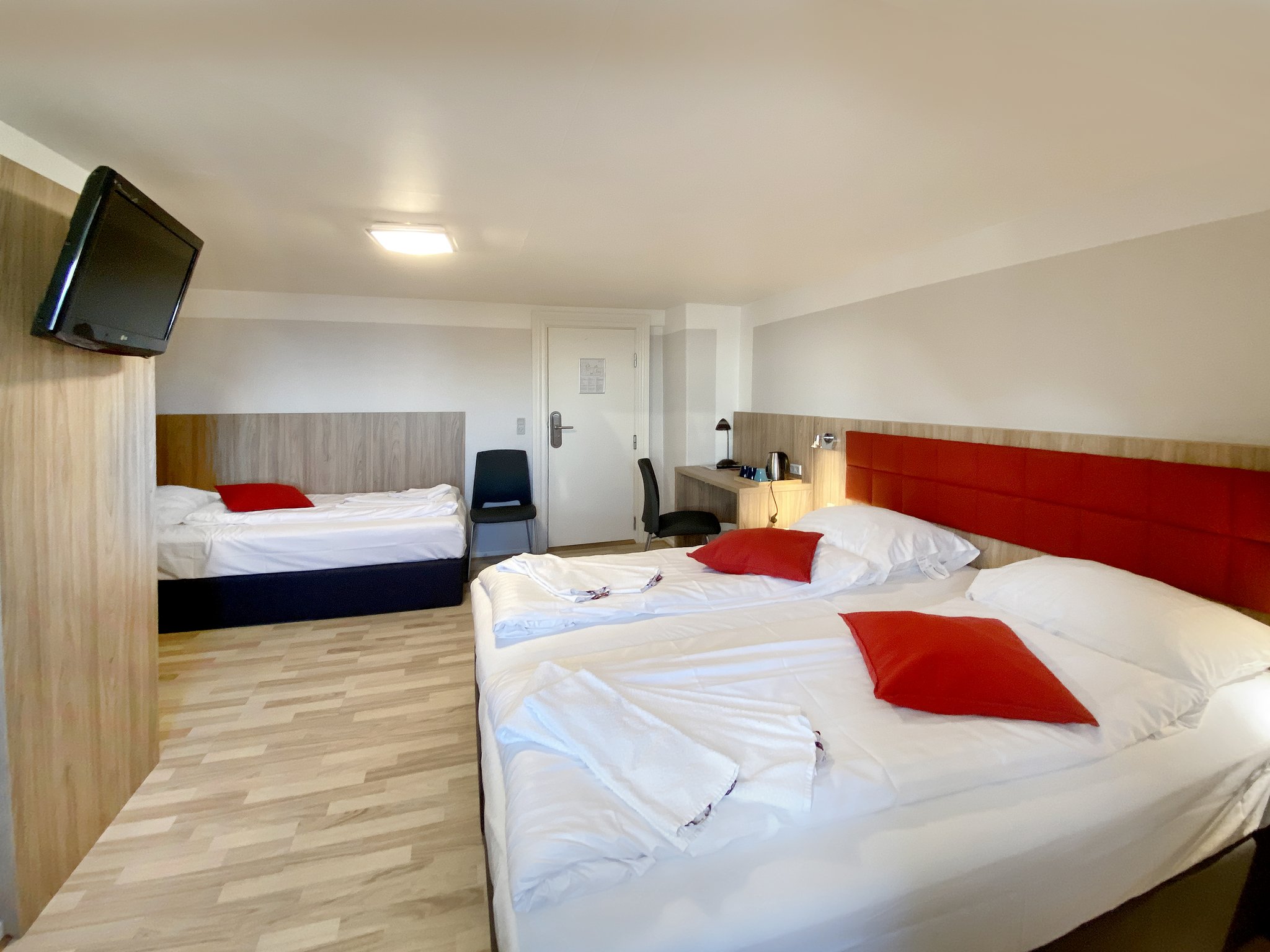 17506_family-room-for-3-hotel-skandia-by-first-hotels-hel_S