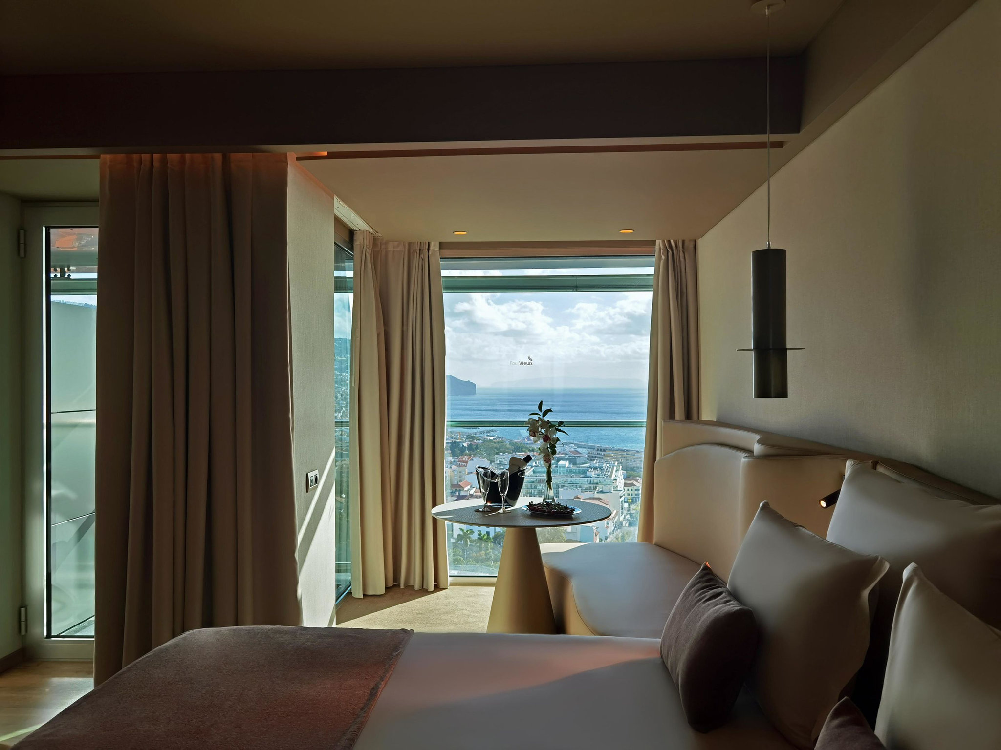 Deluxe_Sea_View_Room2_S