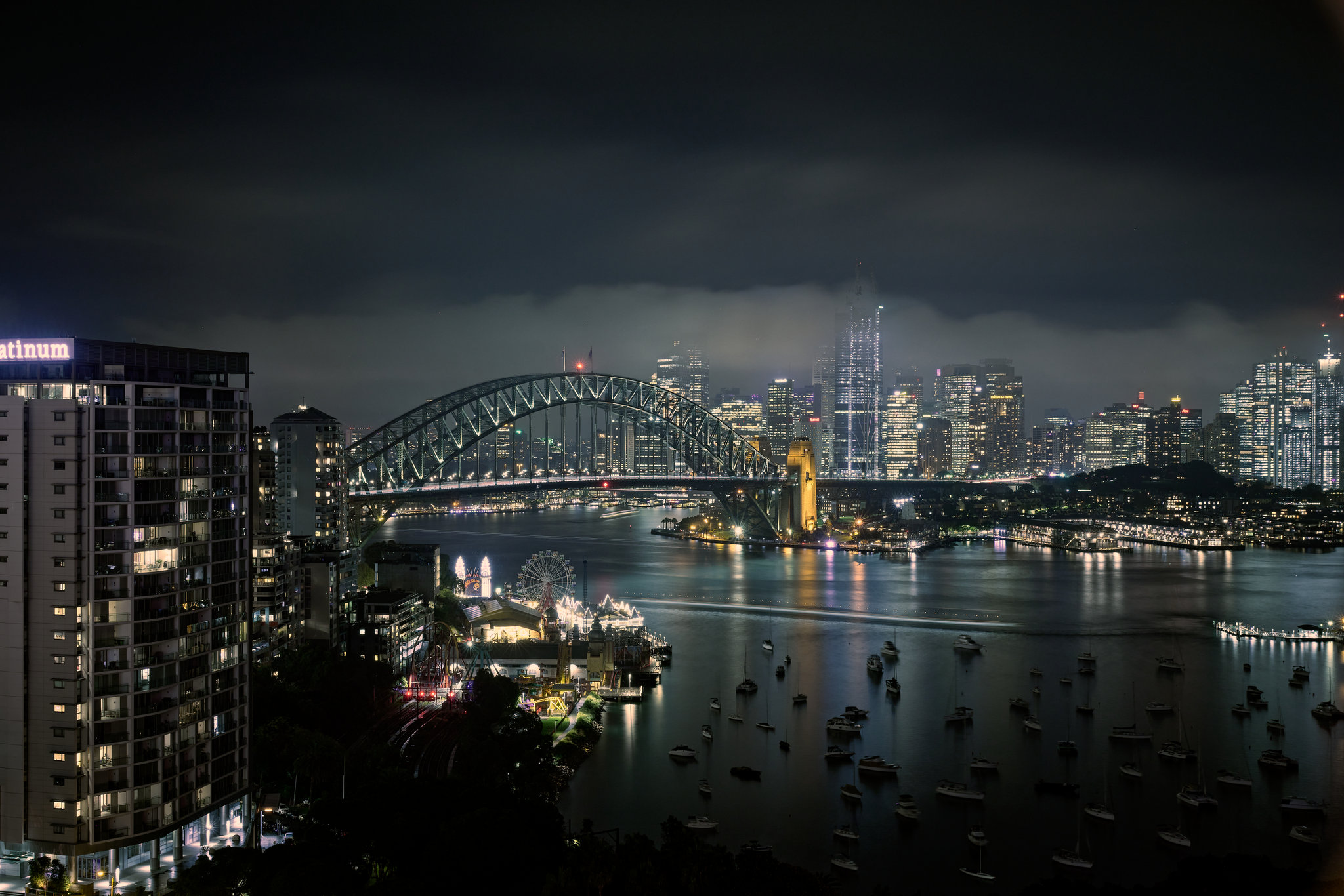 Sydney_Harbour_at_Night2_S