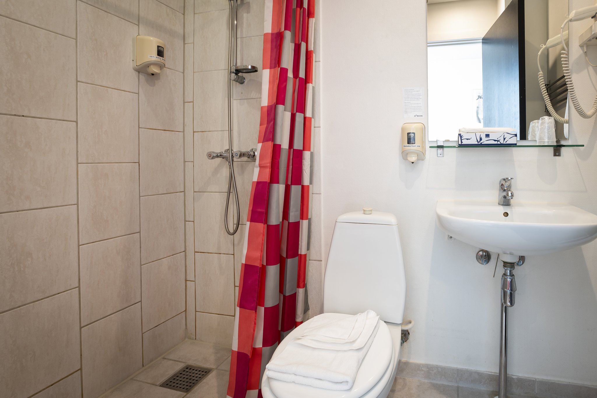 17353_bathroom-double-twinbed-room-prinsen-hotel-aalborg-_S