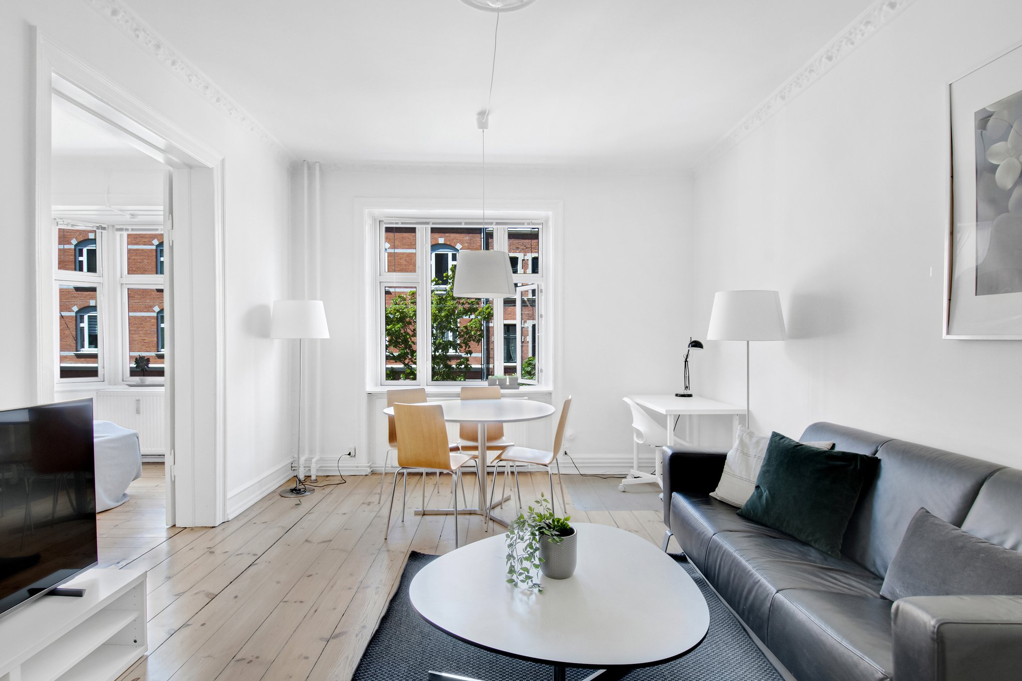 19656_living-room-three-room-apartment-frederiksberg-bent_S