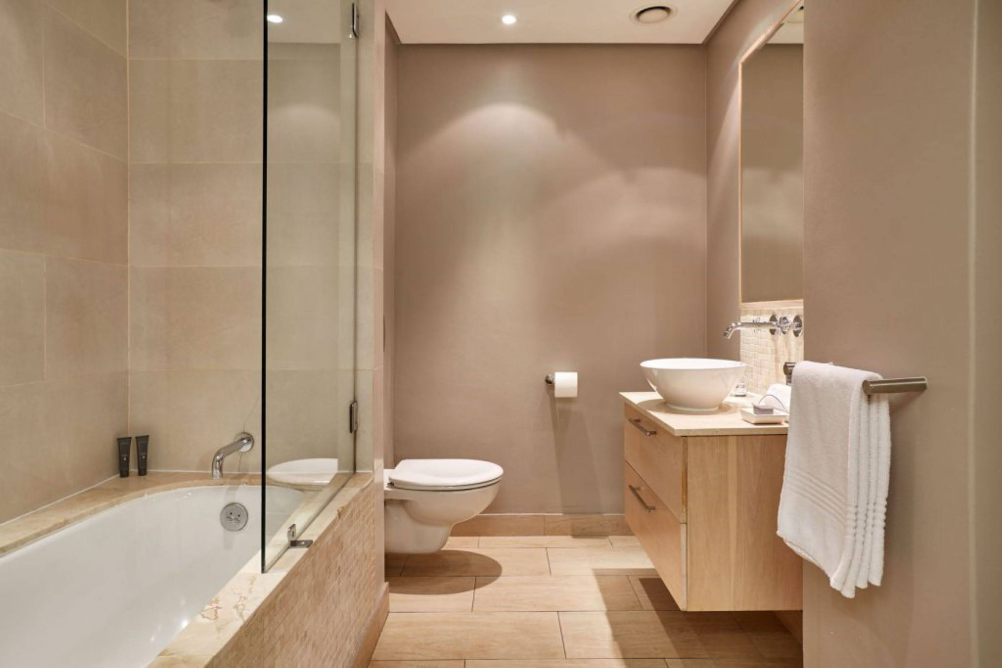 Superior_Apartment_Bathroom_S