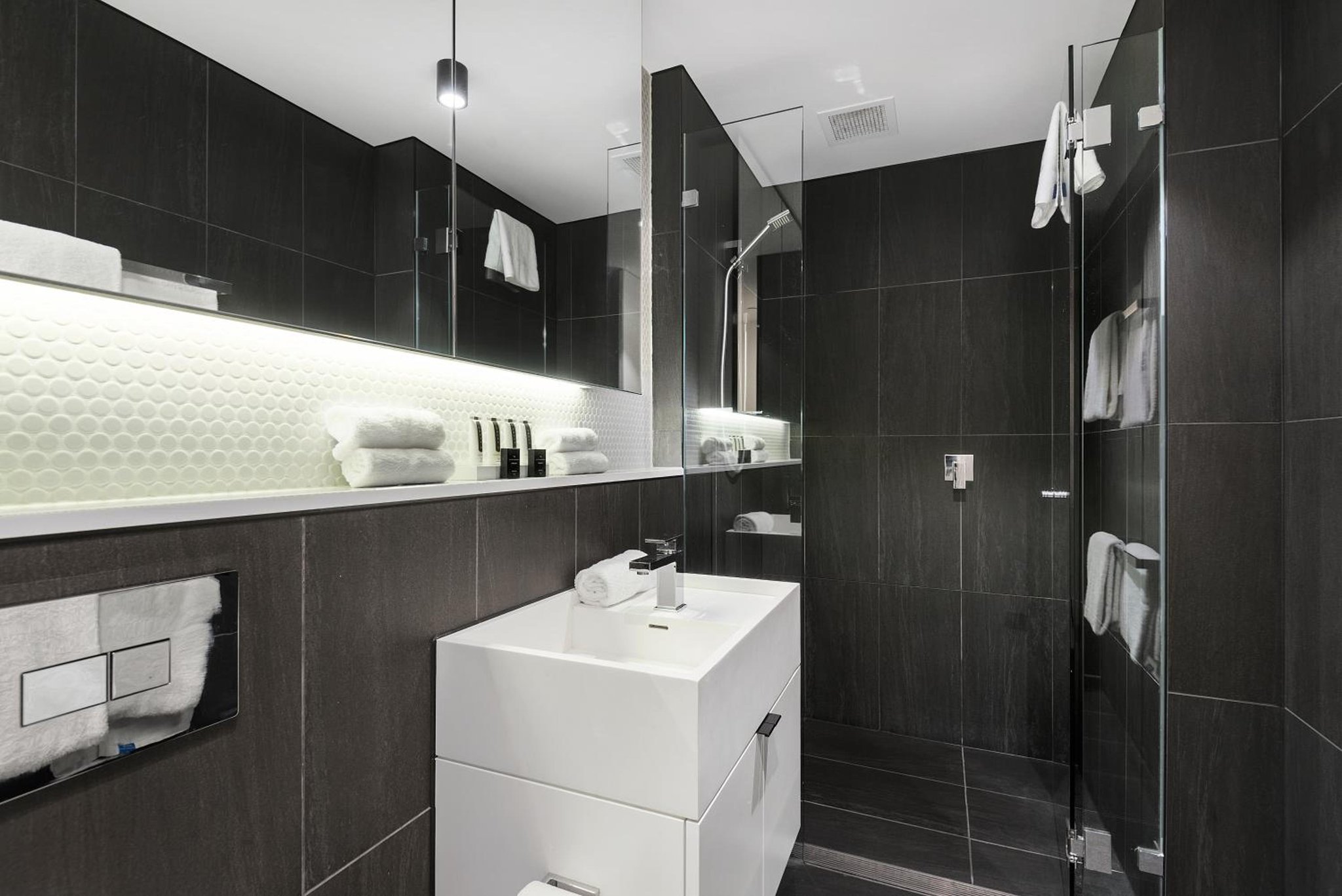 Two_Bedroom_Apartment_Bathroom_S