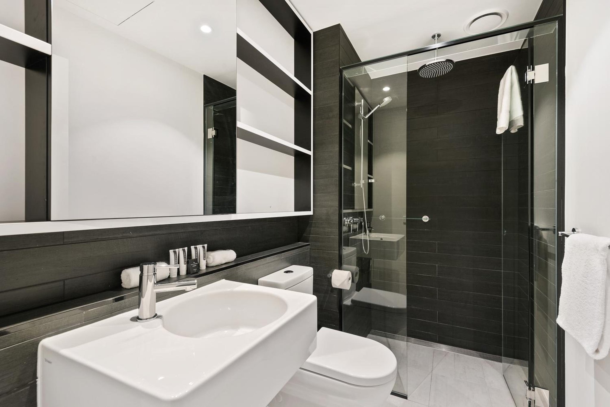 One_Bed_Executive_Apartment_Bathroom_S