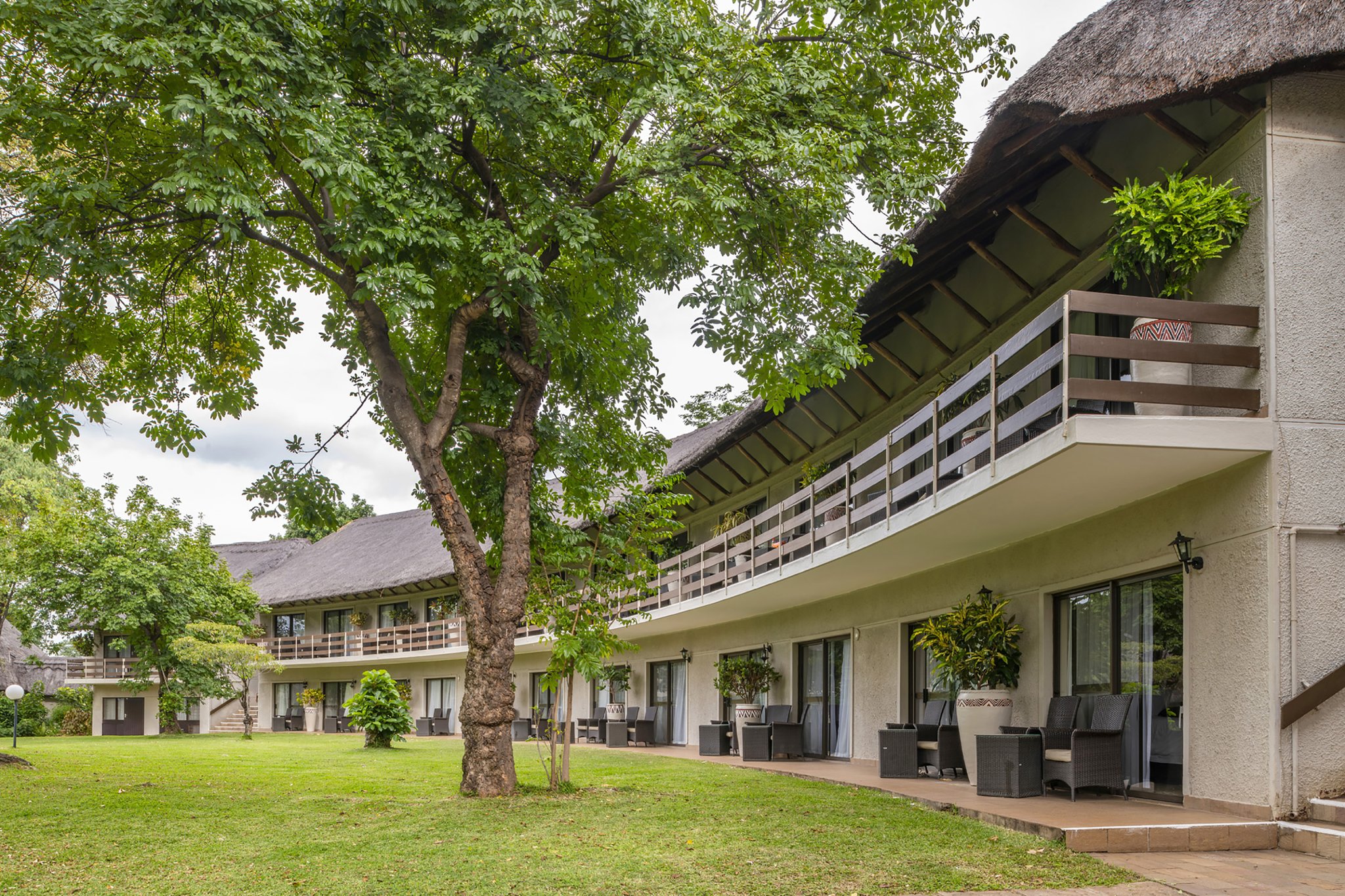 Exterior_of_river_facing_rooms_S