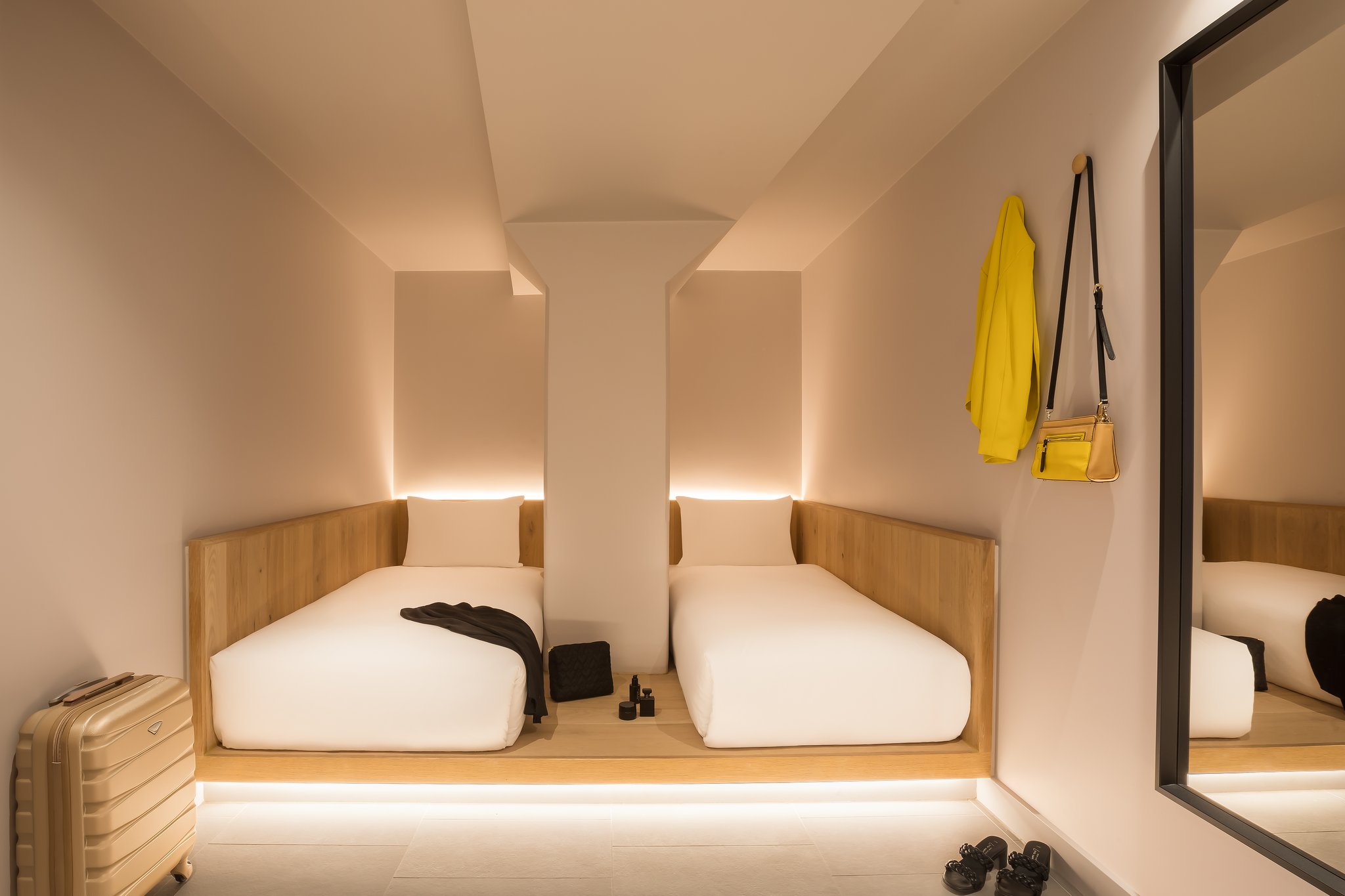 Cocoon_Four_-_Two_Double_Beds3_S