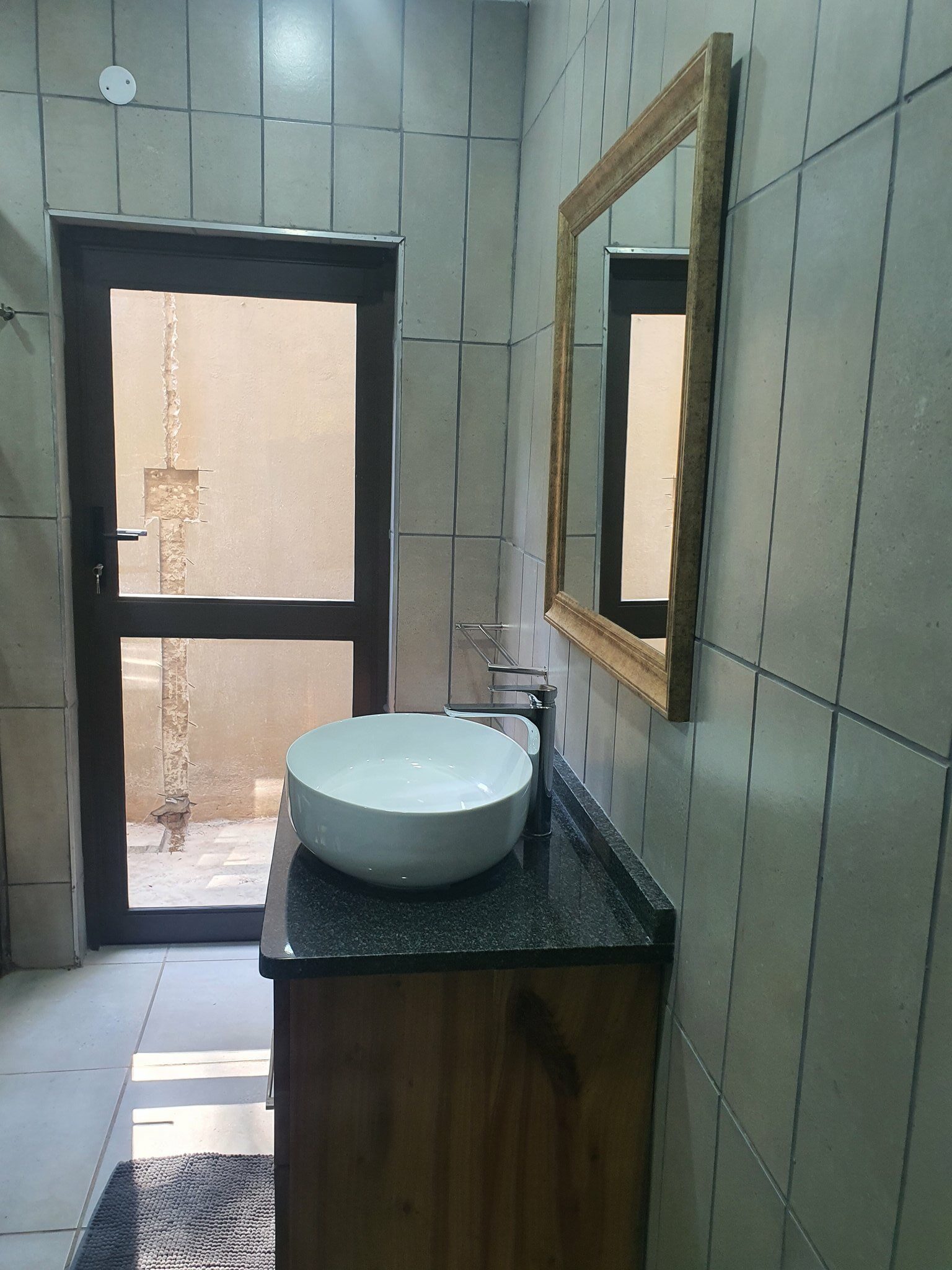 Holiday_Self_Catering_Unit_Bathroom2_S