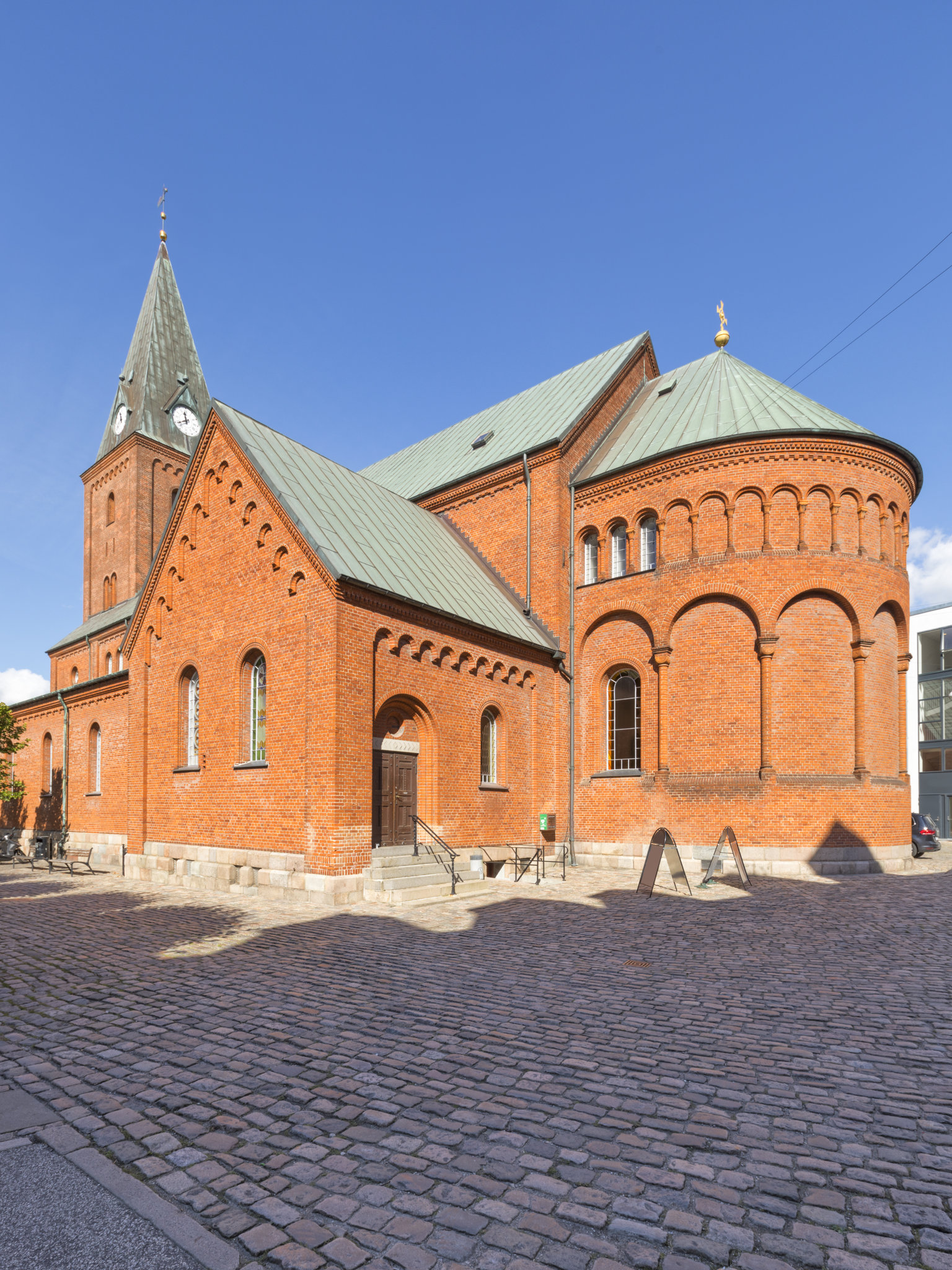 17577_vor-frue-church-aalborg-GettyImages-1313816334_S