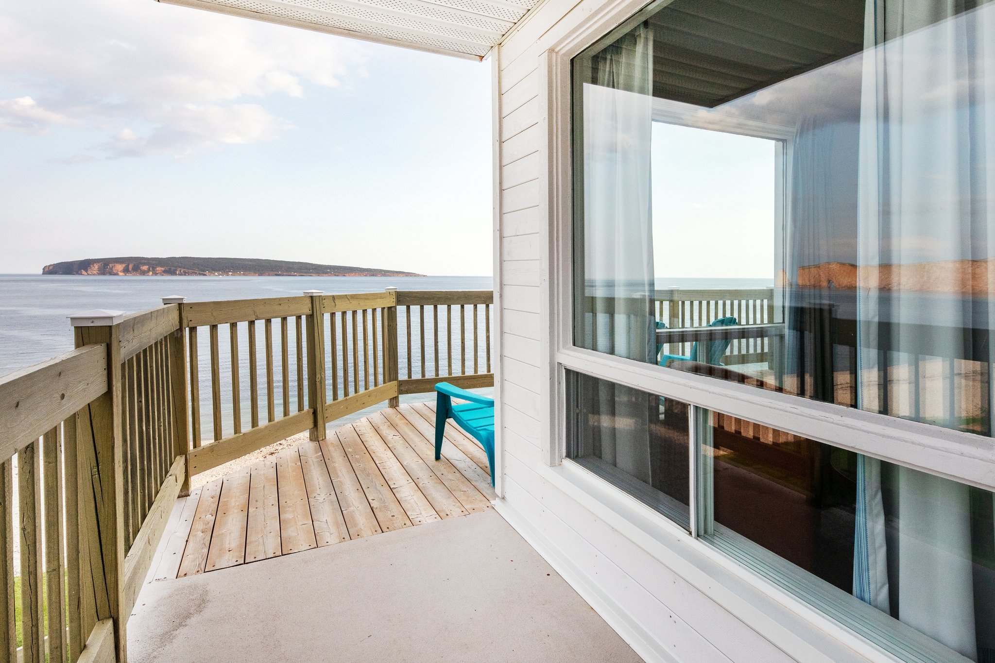 Classic_Room_Perce_Rock_View_Balcony_S