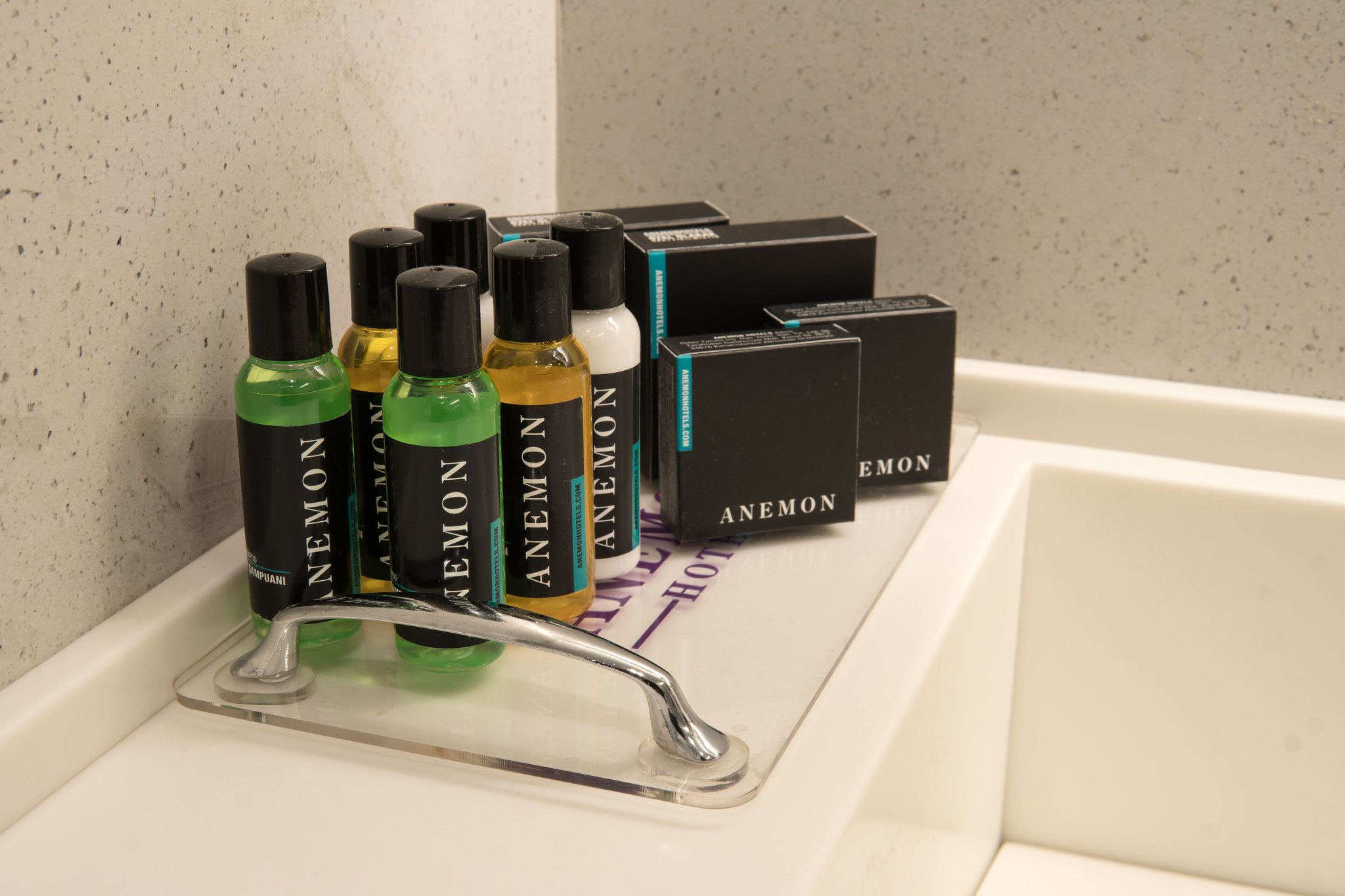 Bathroom_Amenities_S