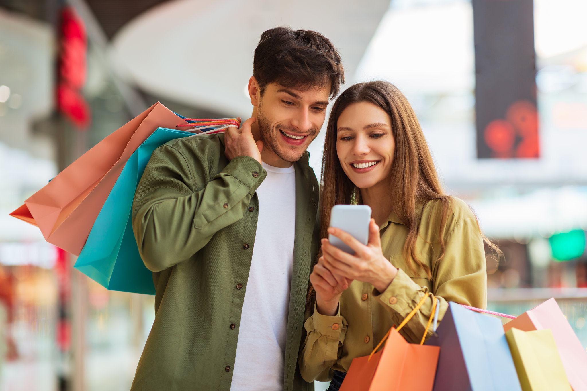 17582_shopping-in-aalborg-centre-GettyImages-1368994091_S