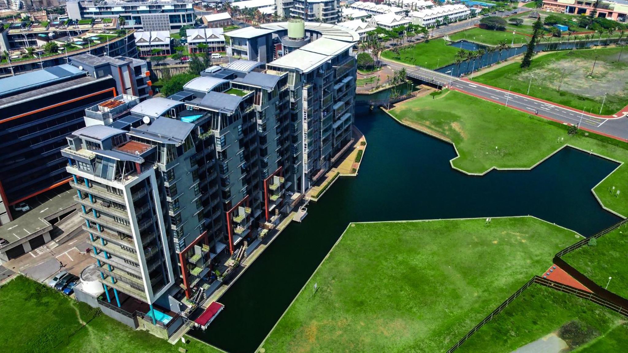 Premium_Canal_View_Three_Bedroom_with_Balcony2_S