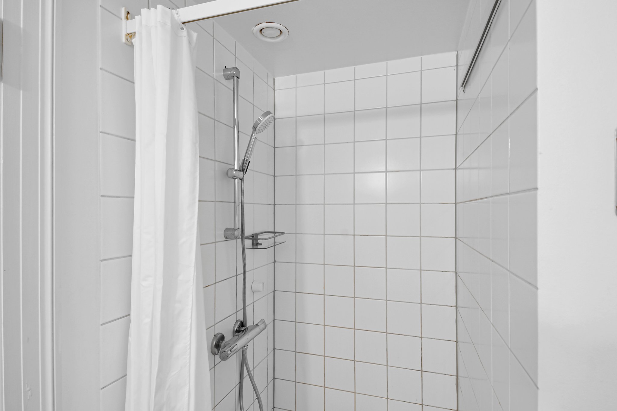 19726_bathroom-two-room-apartment-vesterbro-rahbbeks-alle_S