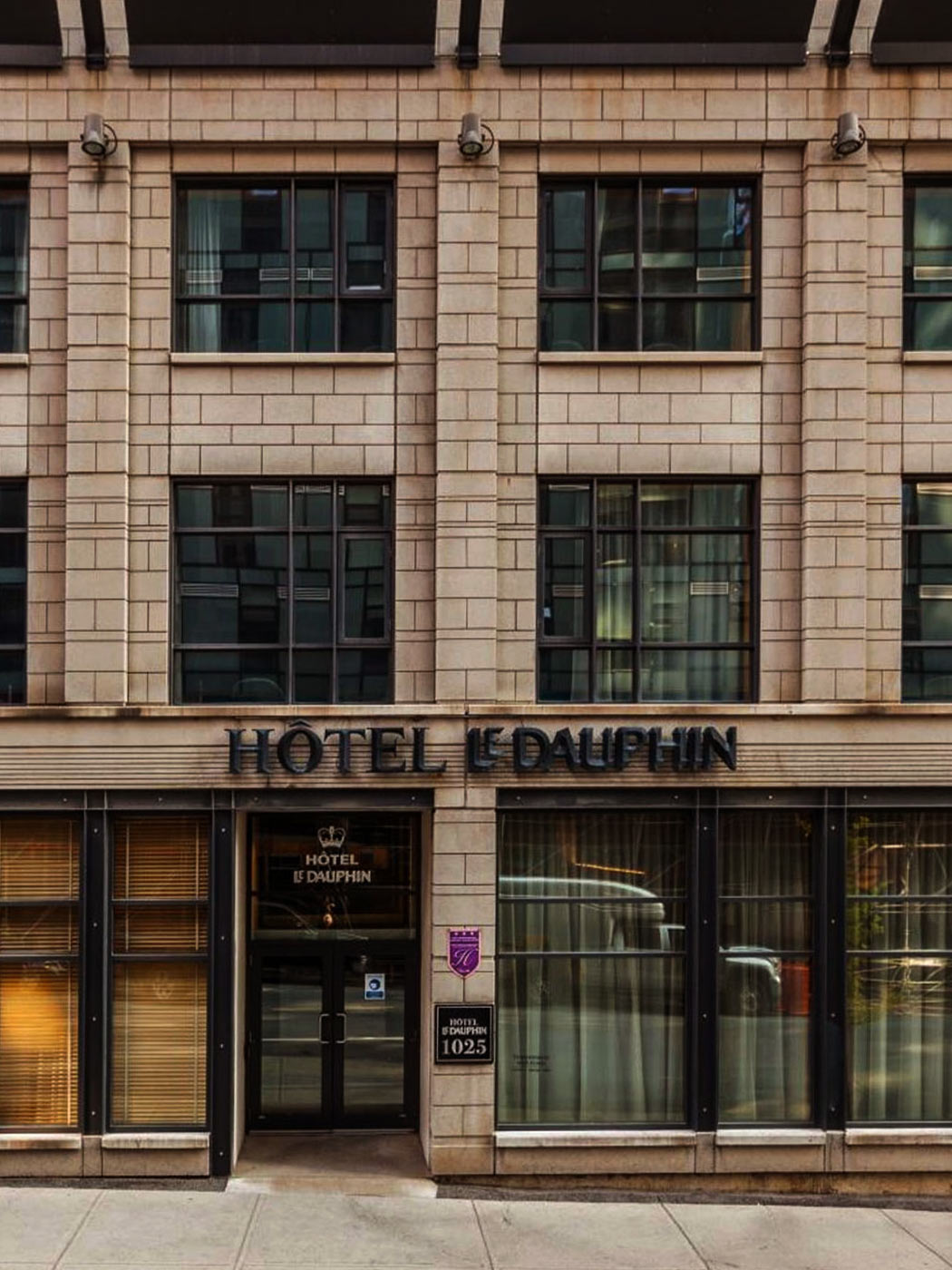 HOTEL-LE-DAUPHIN-MONTREAL